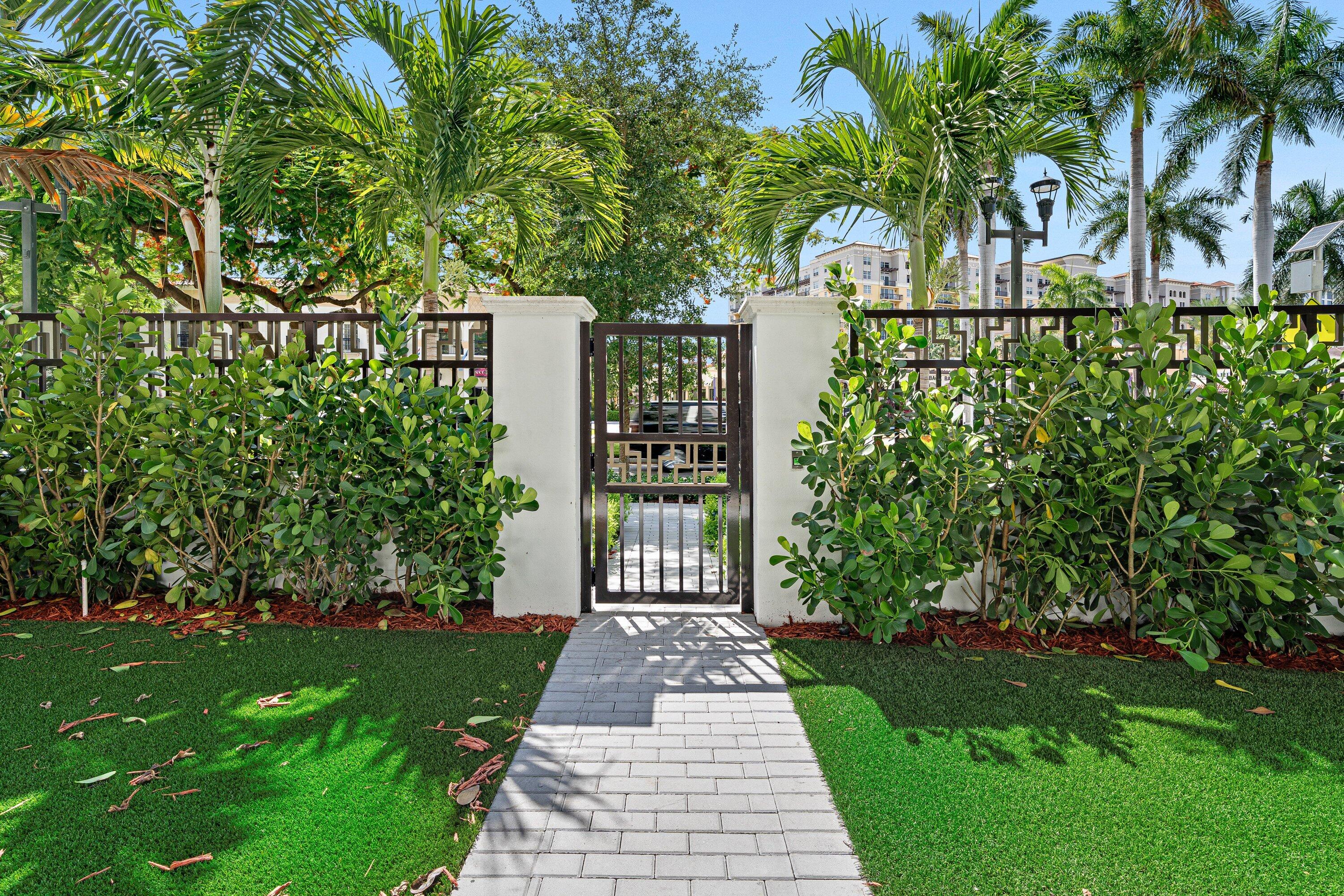 220 SE Mizner #102, Boca Raton FL 33432