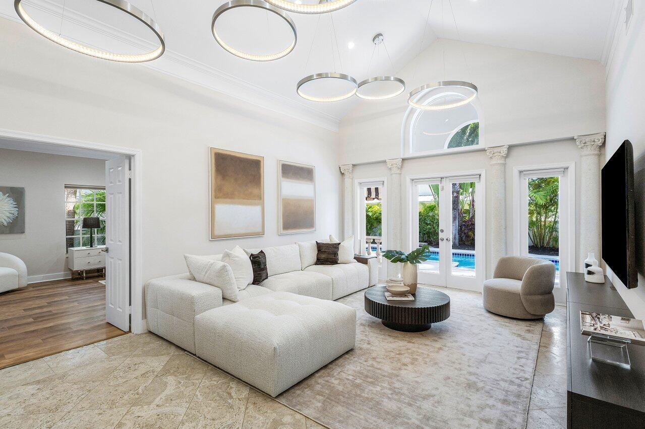200 NE 2nd, Boca Raton FL 33432