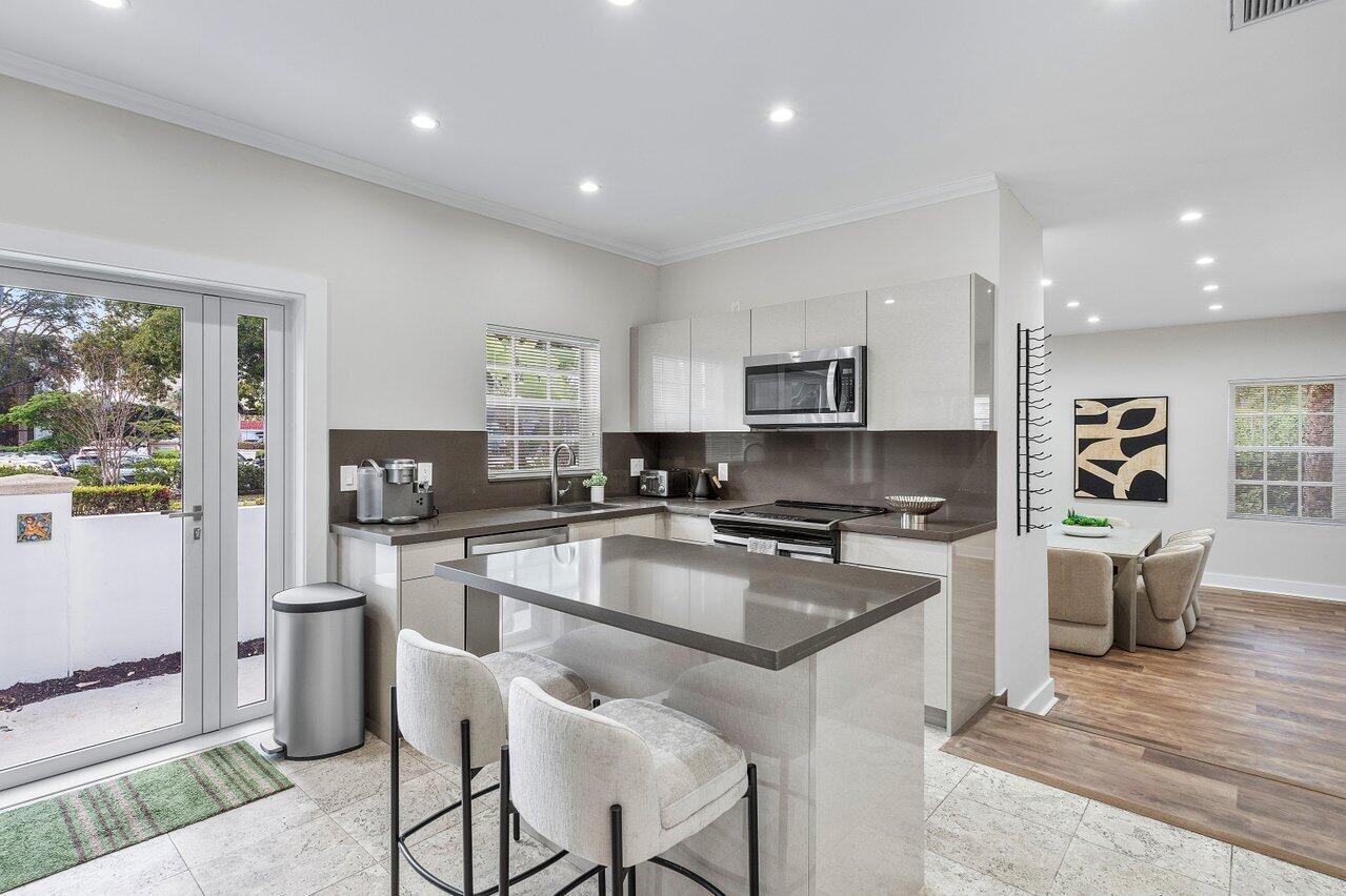 200 NE 2nd, Boca Raton FL 33432