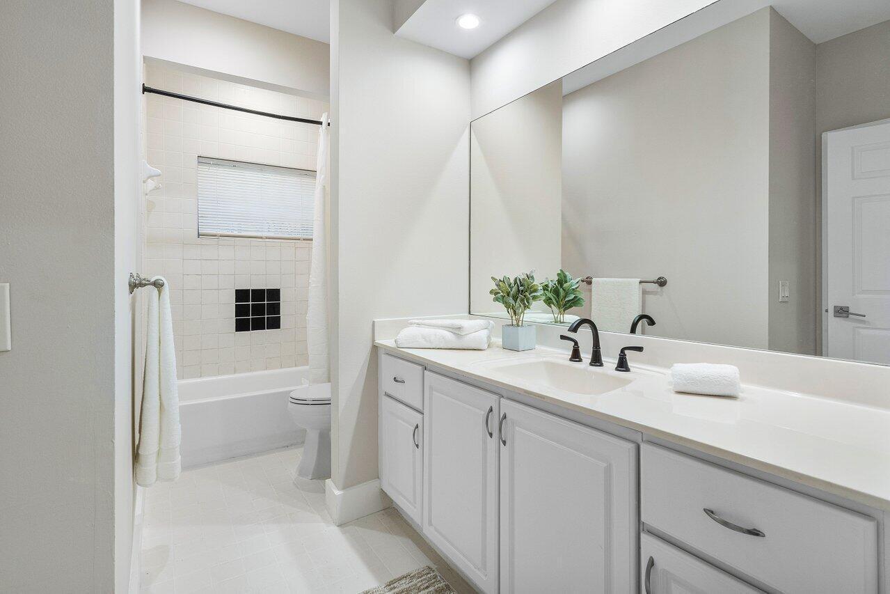 200 NE 2nd, Boca Raton FL 33432