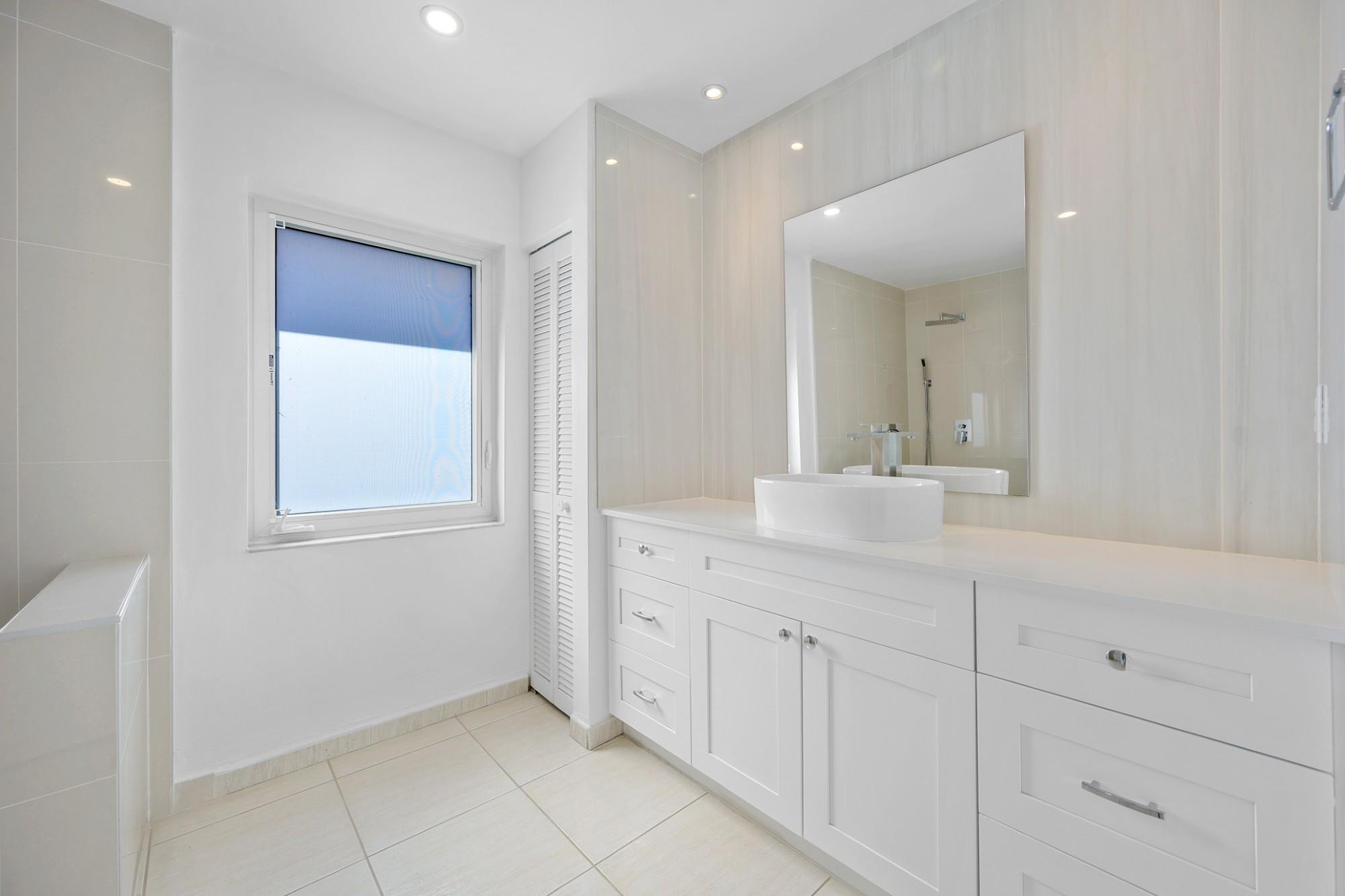 9515 SW 118th, Miami FL 33186