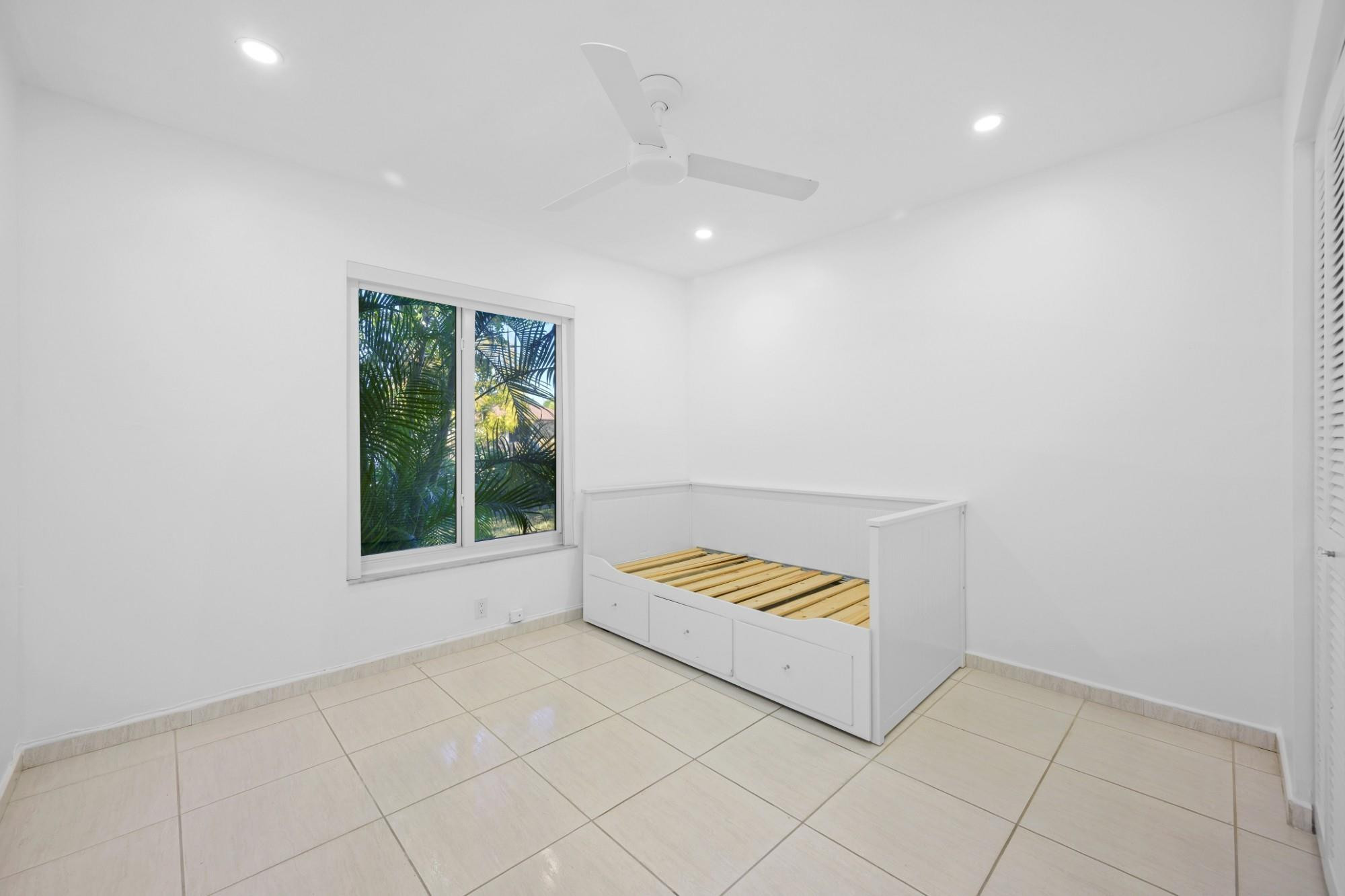 9515 SW 118th, Miami FL 33186