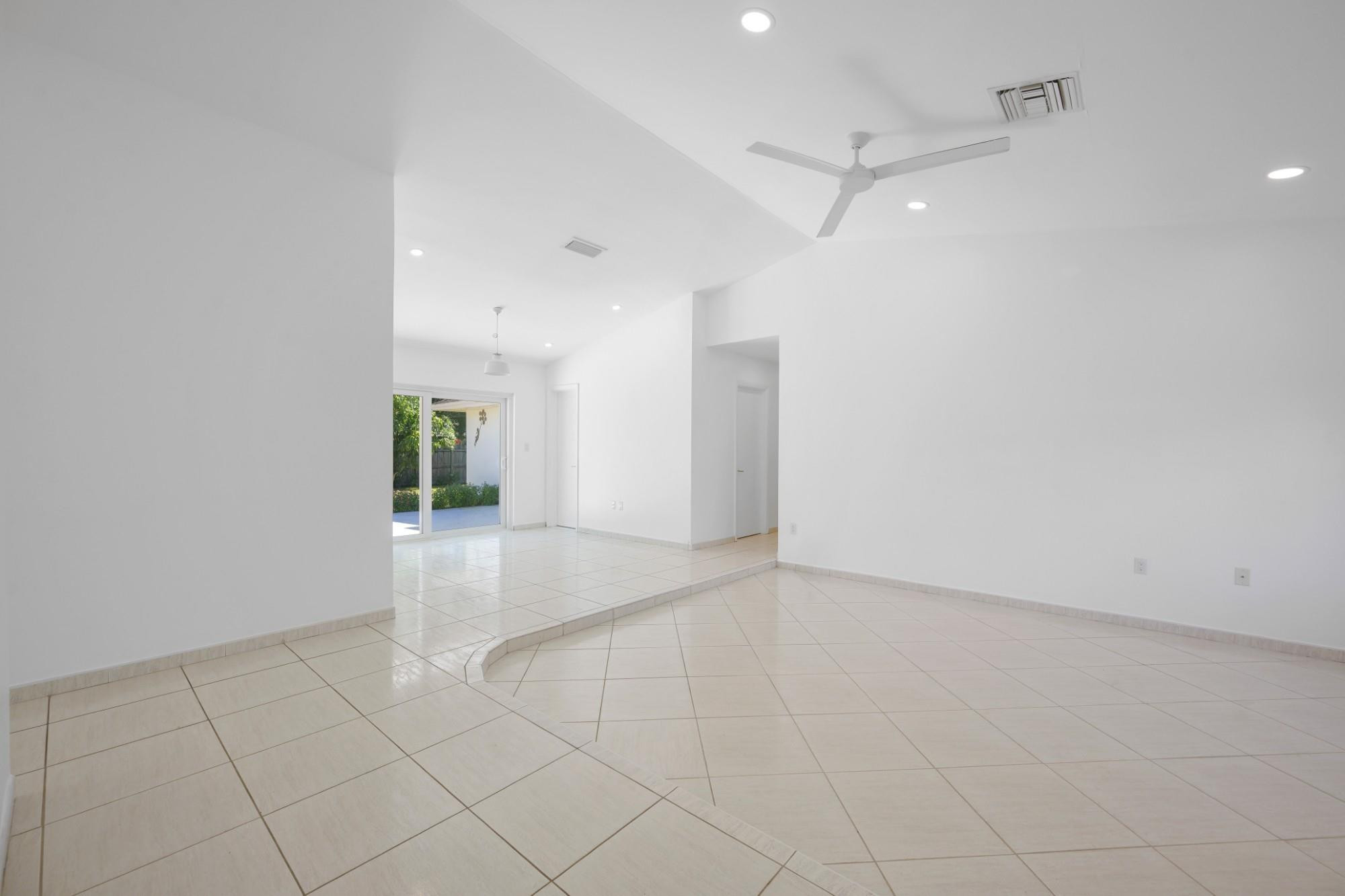 9515 SW 118th, Miami FL 33186