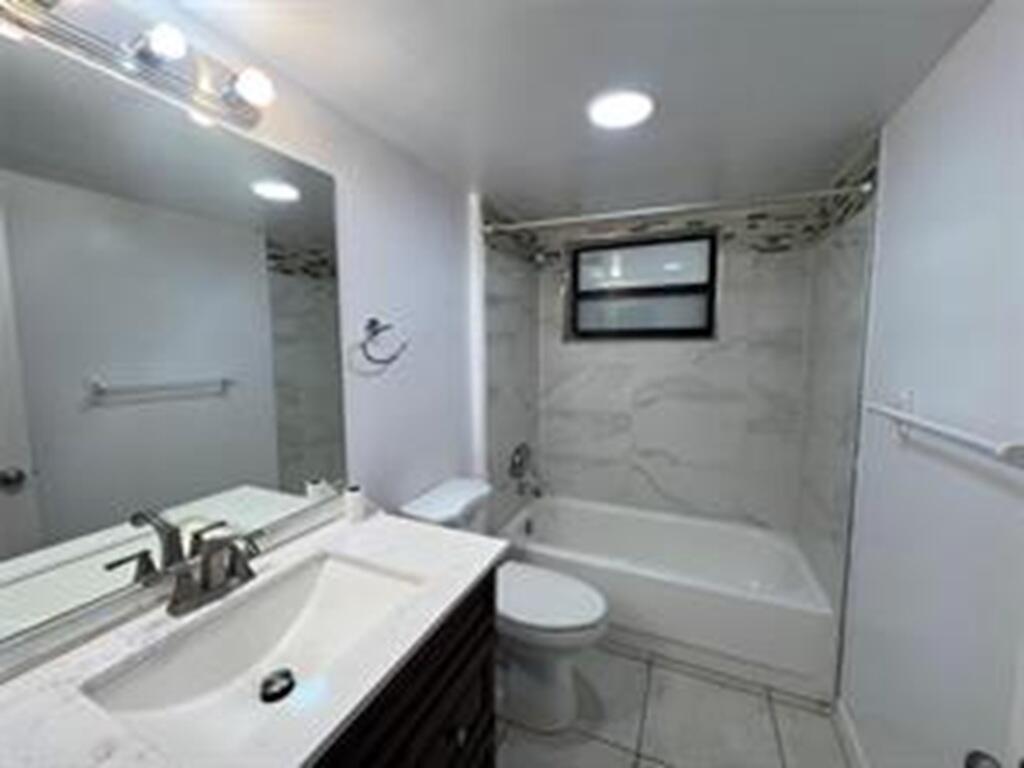 8040 Hampton #104, North Lauderdale FL 33068