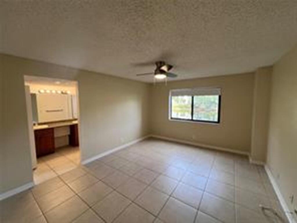 8040 Hampton #104, North Lauderdale FL 33068