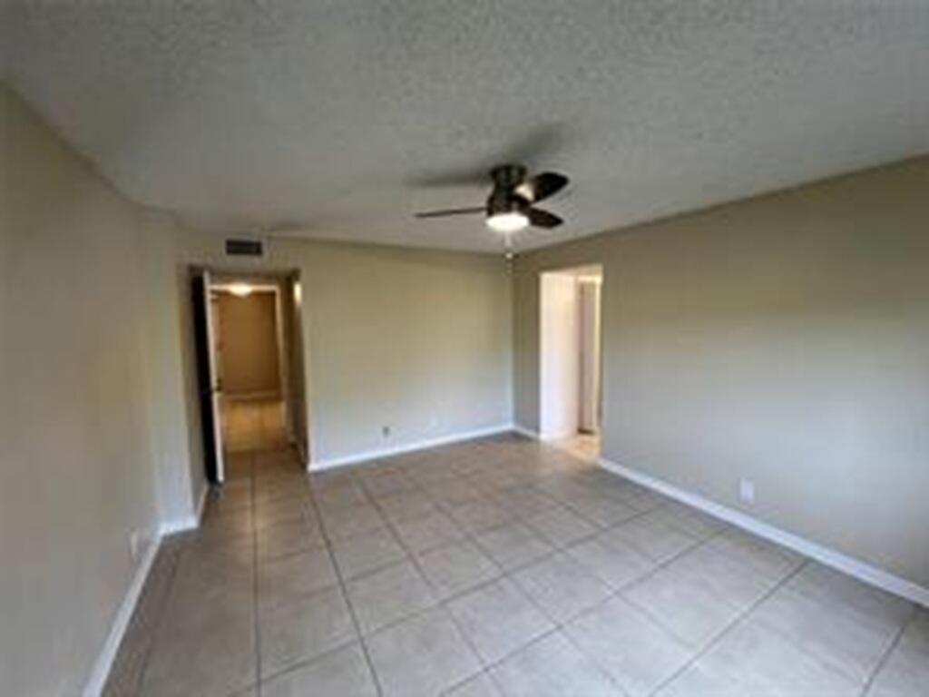 8040 Hampton #104, North Lauderdale FL 33068