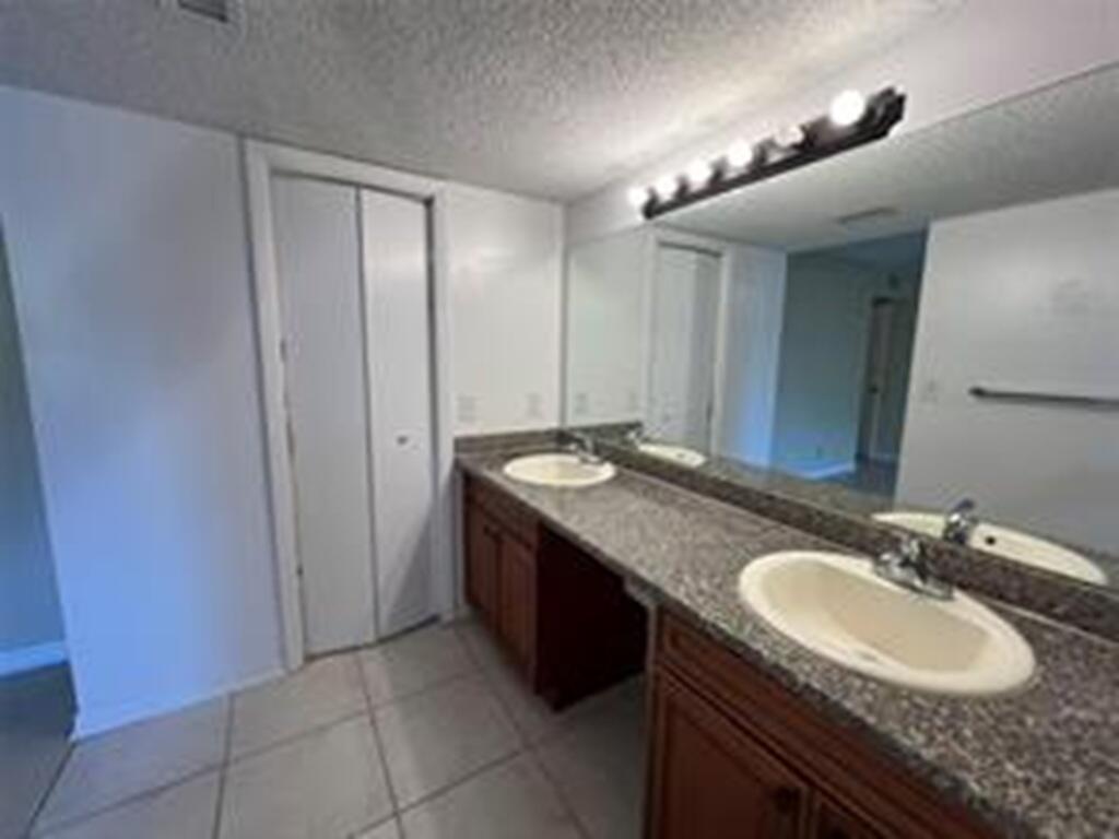 8040 Hampton #104, North Lauderdale FL 33068