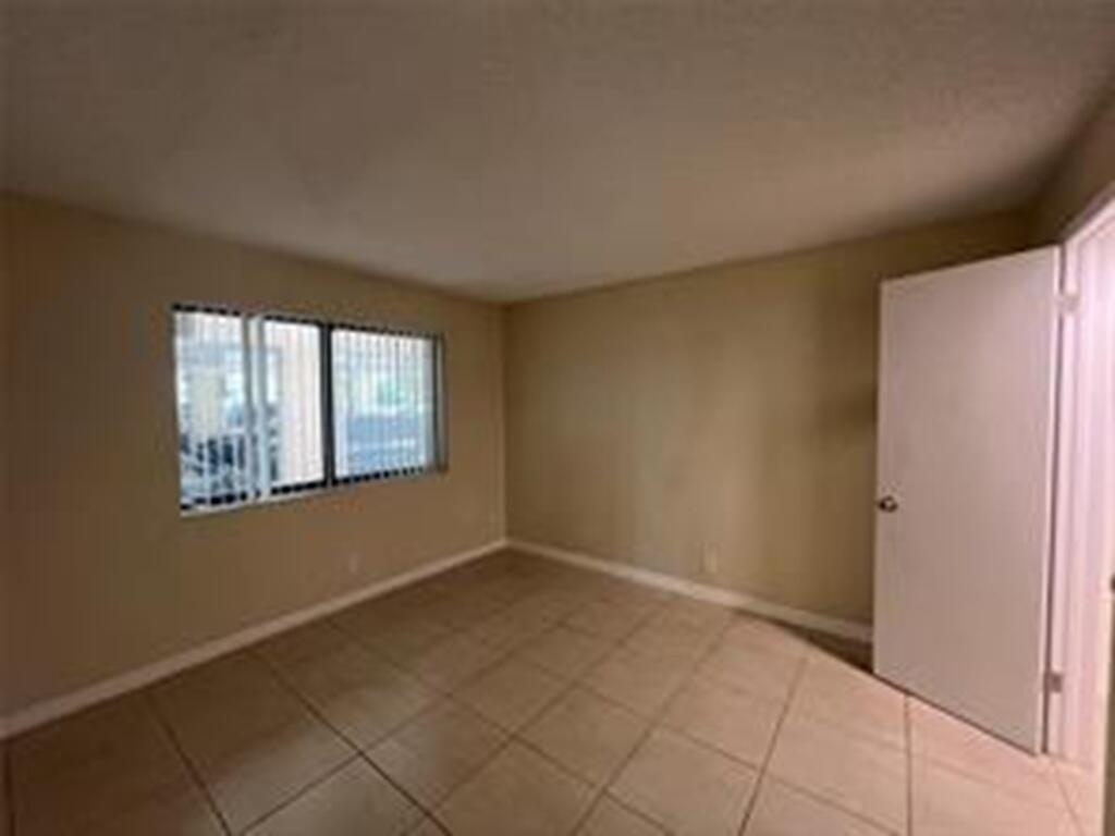 8040 Hampton #104, North Lauderdale FL 33068