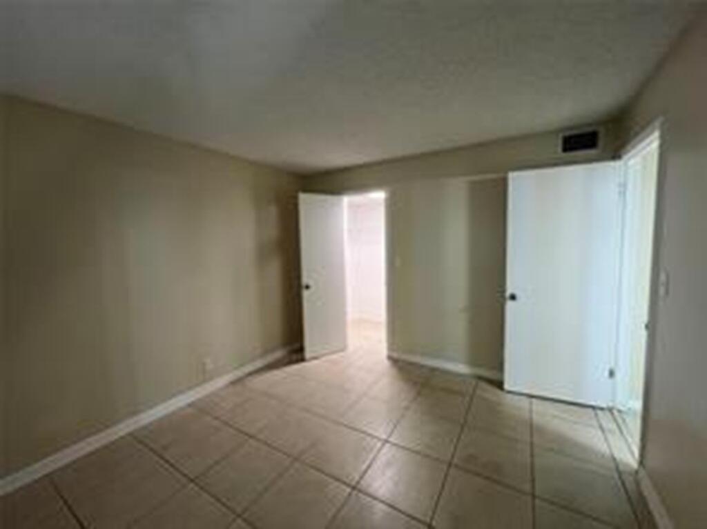 8040 Hampton #104, North Lauderdale FL 33068