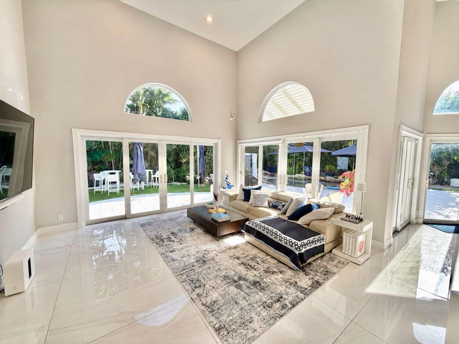 233 Pershing, West Palm Beach FL 33401
