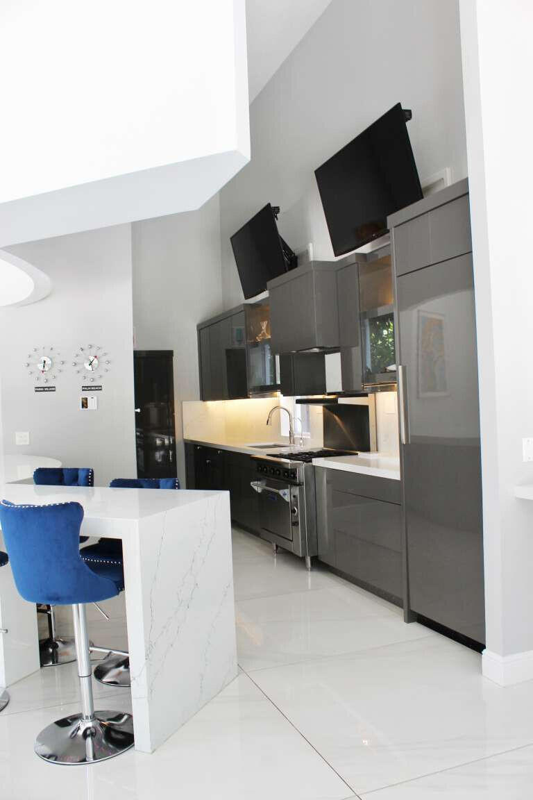 233 Pershing, West Palm Beach FL 33401