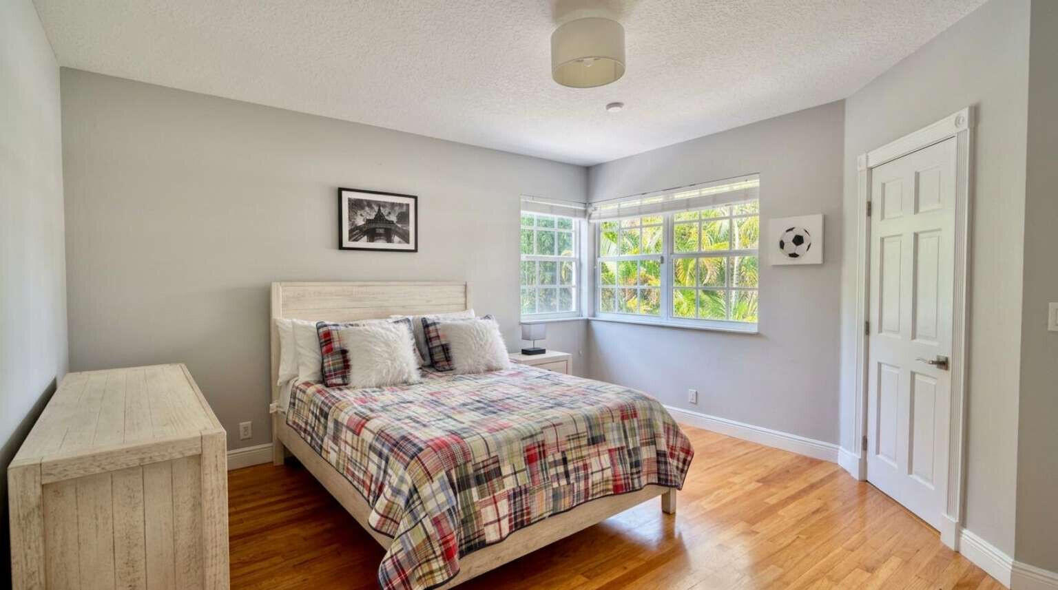 233 Pershing, West Palm Beach FL 33401