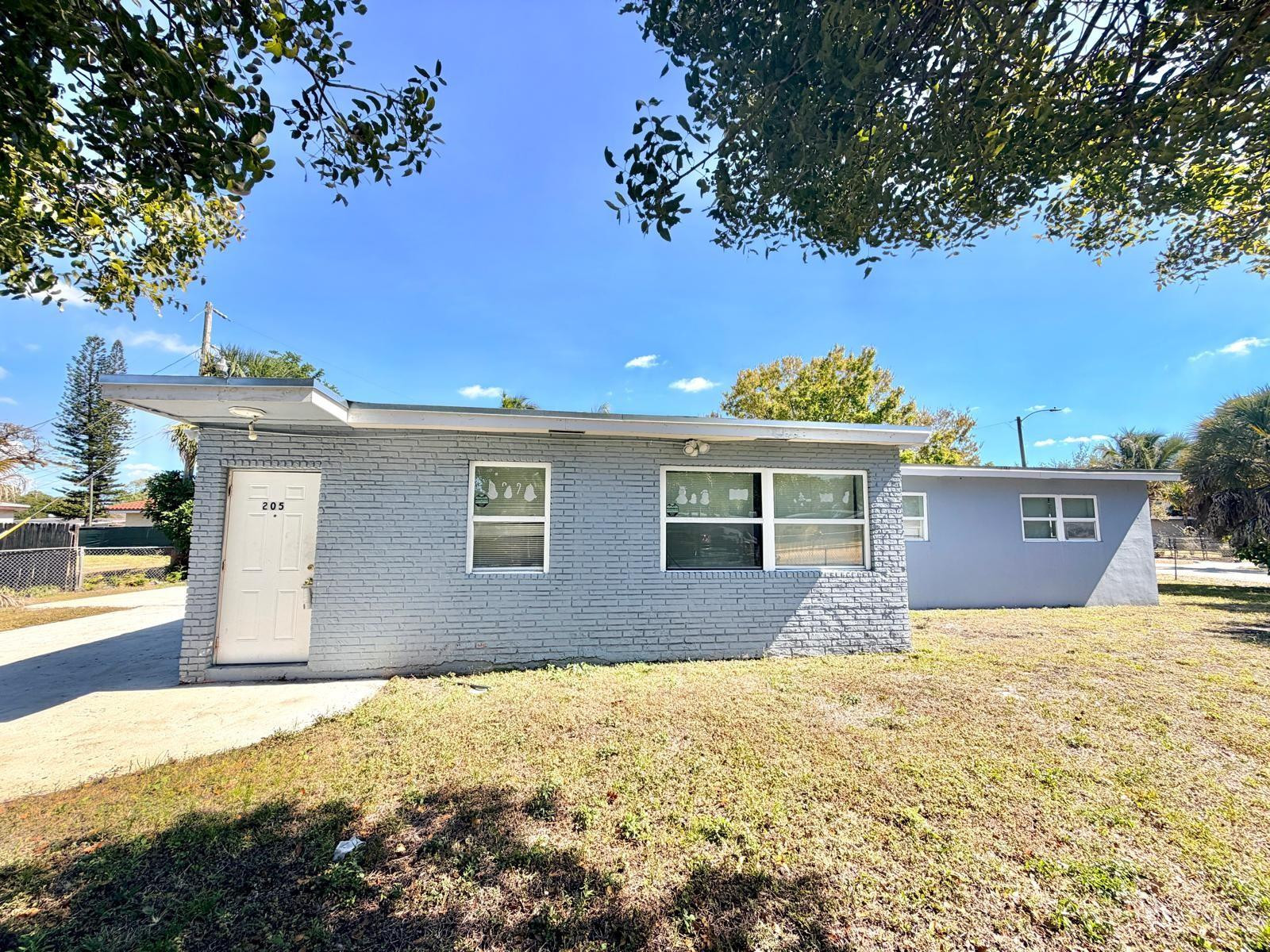 205 NW 33rd, Lauderhill FL 33311