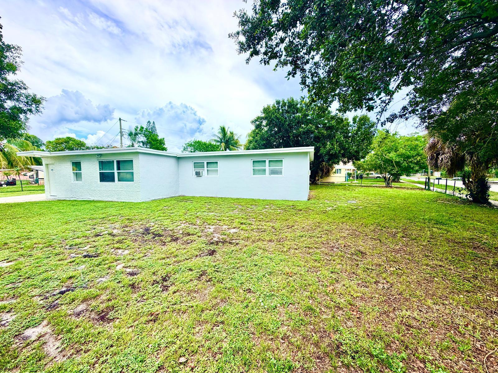 205 NW 33rd, Lauderhill FL 33311