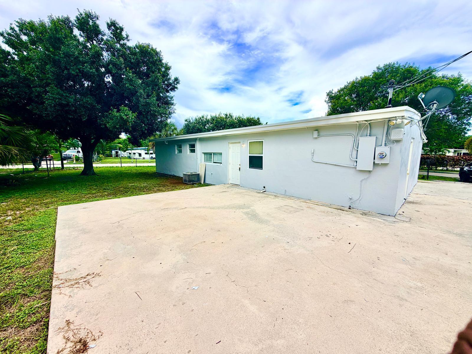 205 NW 33rd, Lauderhill FL 33311