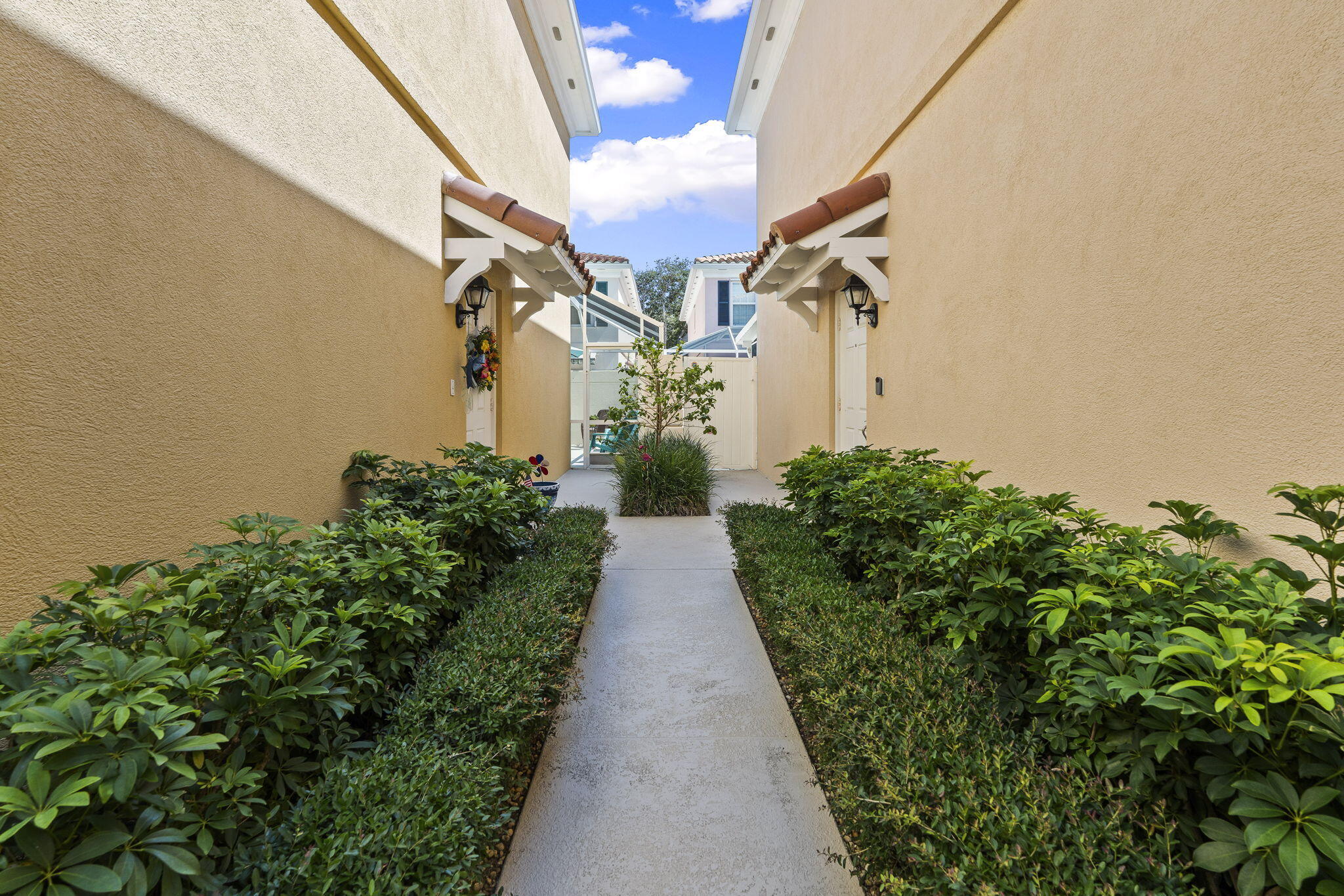 48 Live Oak, Jupiter FL 33469