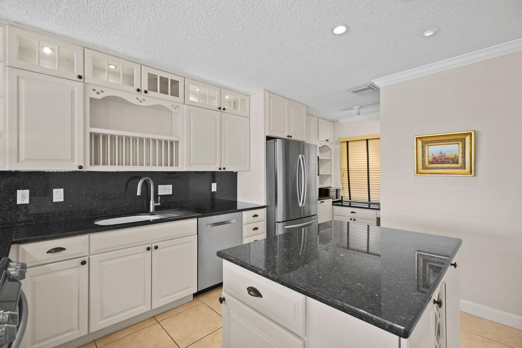 3100 NE 48th #415, Fort Lauderdale FL 33308