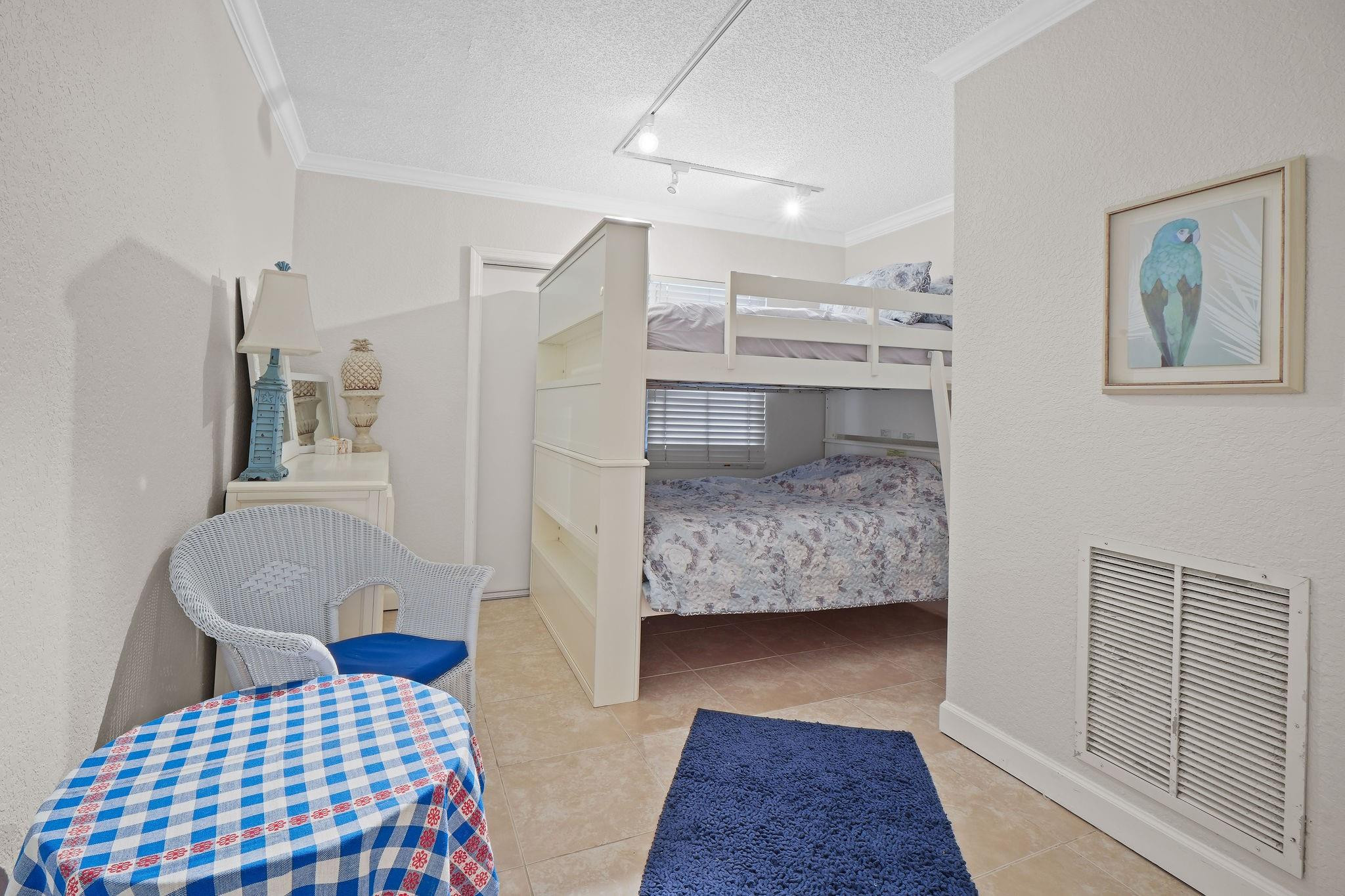 3100 NE 48th #415, Fort Lauderdale FL 33308