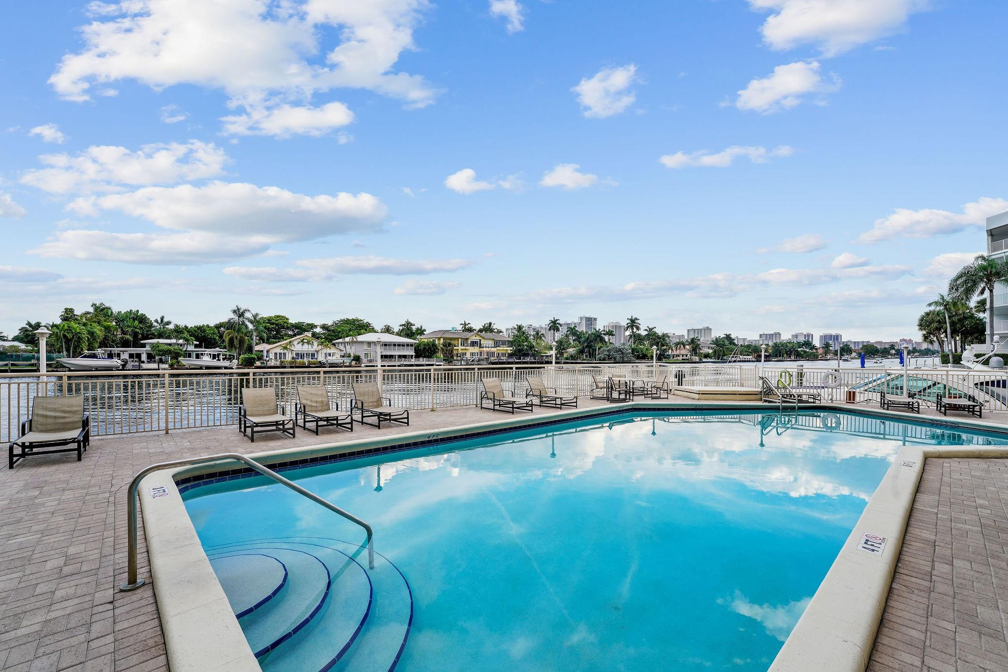 3100 NE 48th #415, Fort Lauderdale FL 33308