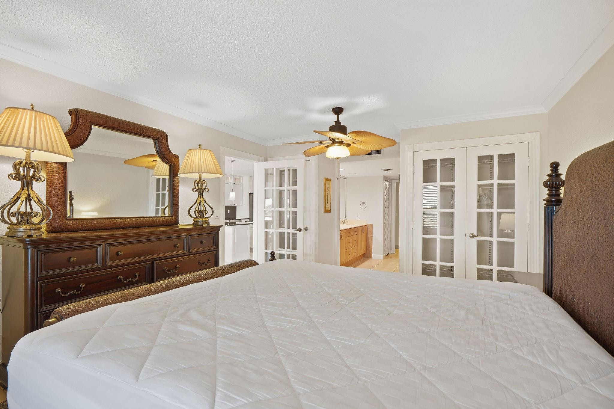 3100 NE 48th #415, Fort Lauderdale FL 33308