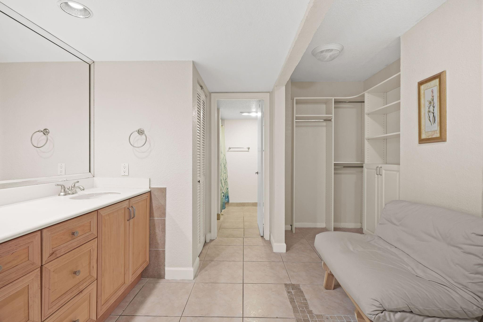 3100 NE 48th #415, Fort Lauderdale FL 33308