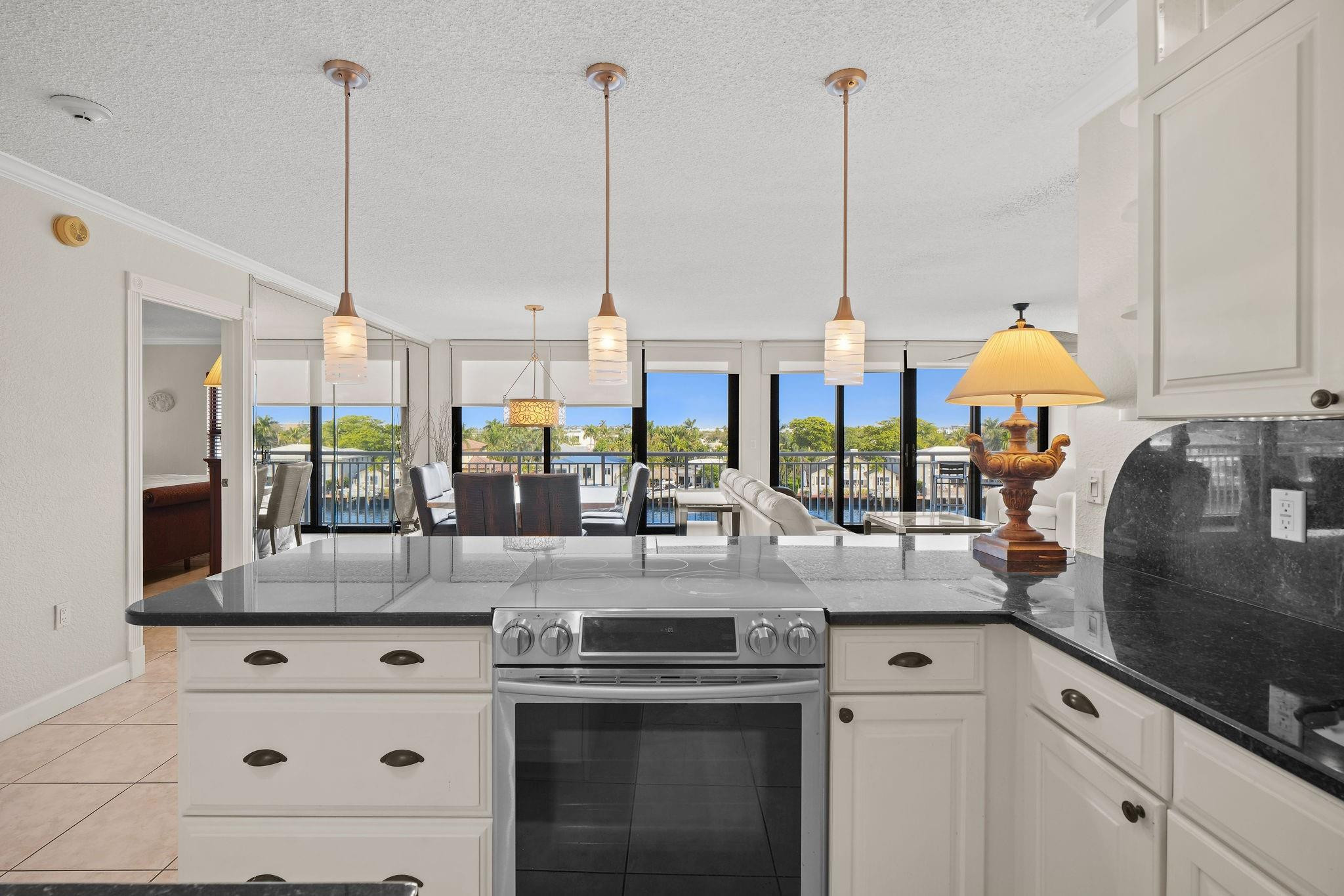 3100 NE 48th #415, Fort Lauderdale FL 33308