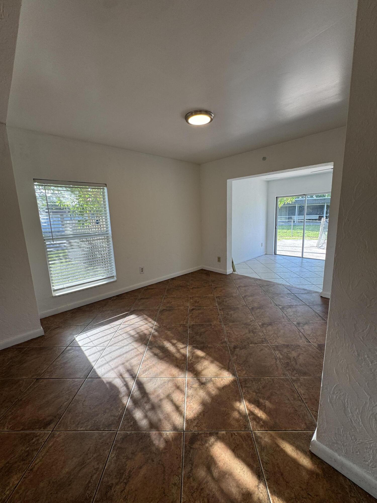 7816 NW 70th, Tamarac FL 33321