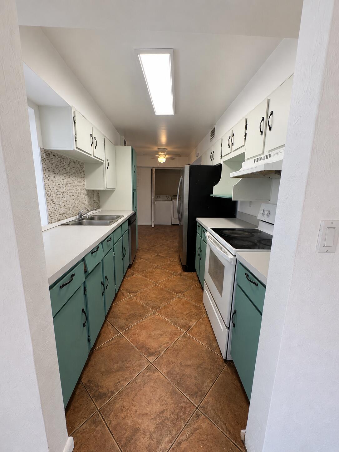 7816 NW 70th, Tamarac FL 33321