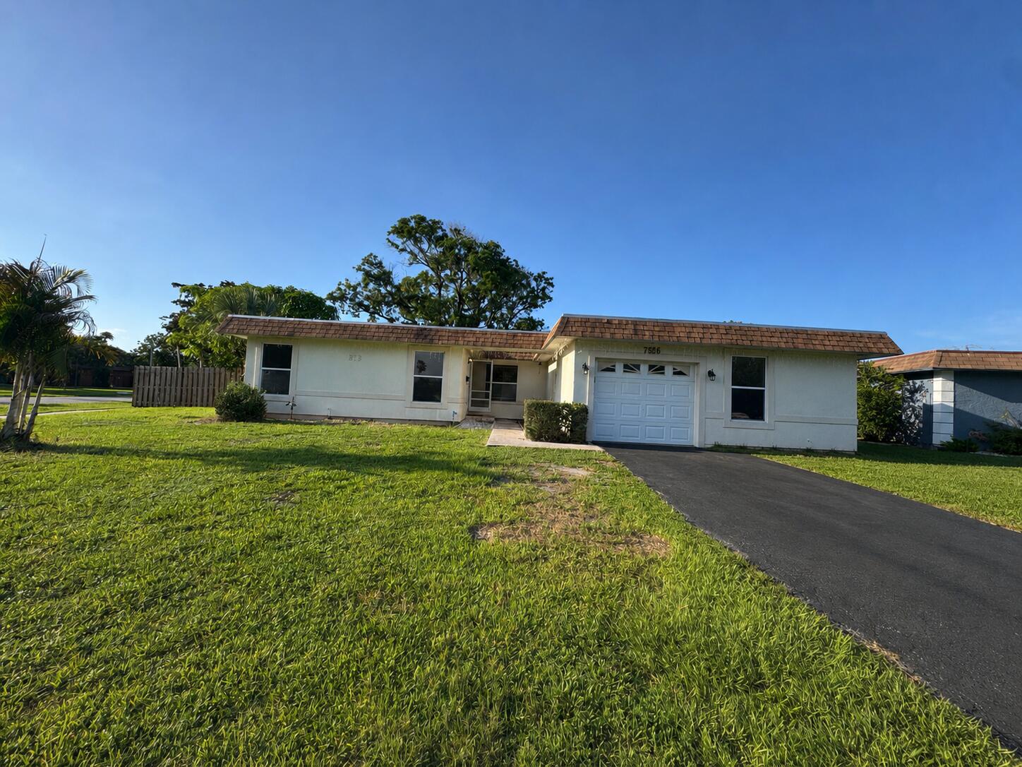 7816 NW 70th, Tamarac FL 33321
