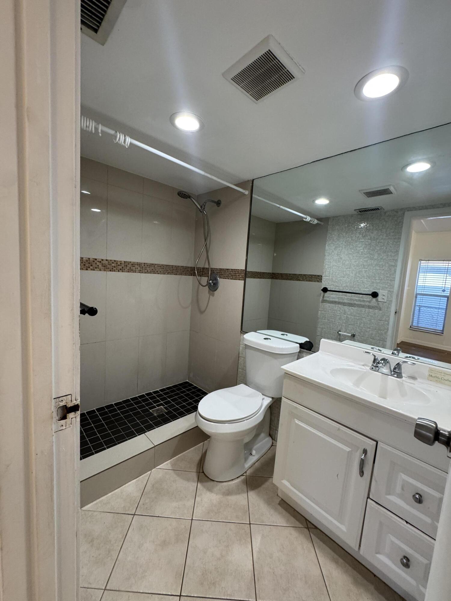 7816 NW 70th, Tamarac FL 33321