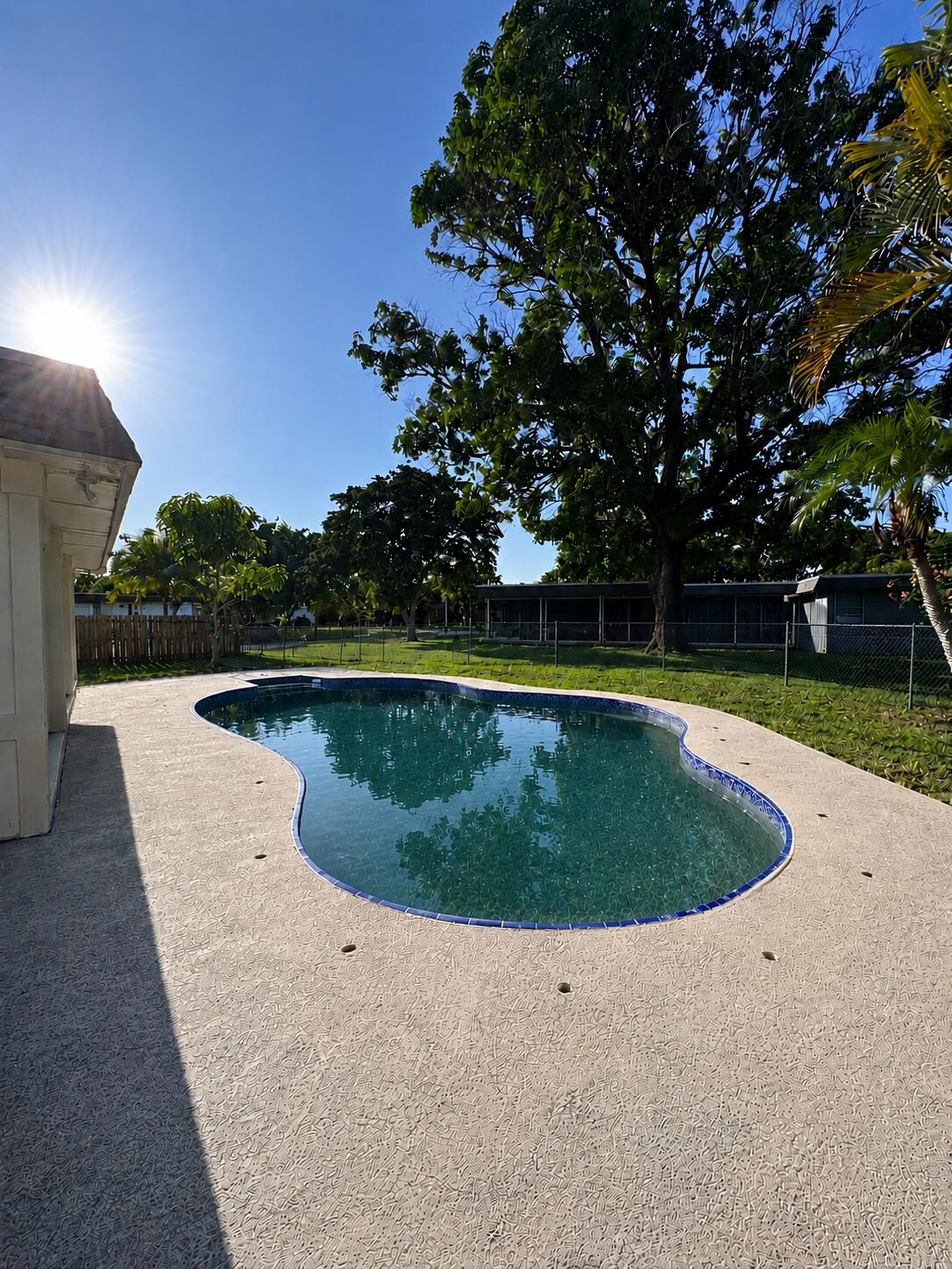 7816 NW 70th, Tamarac FL 33321