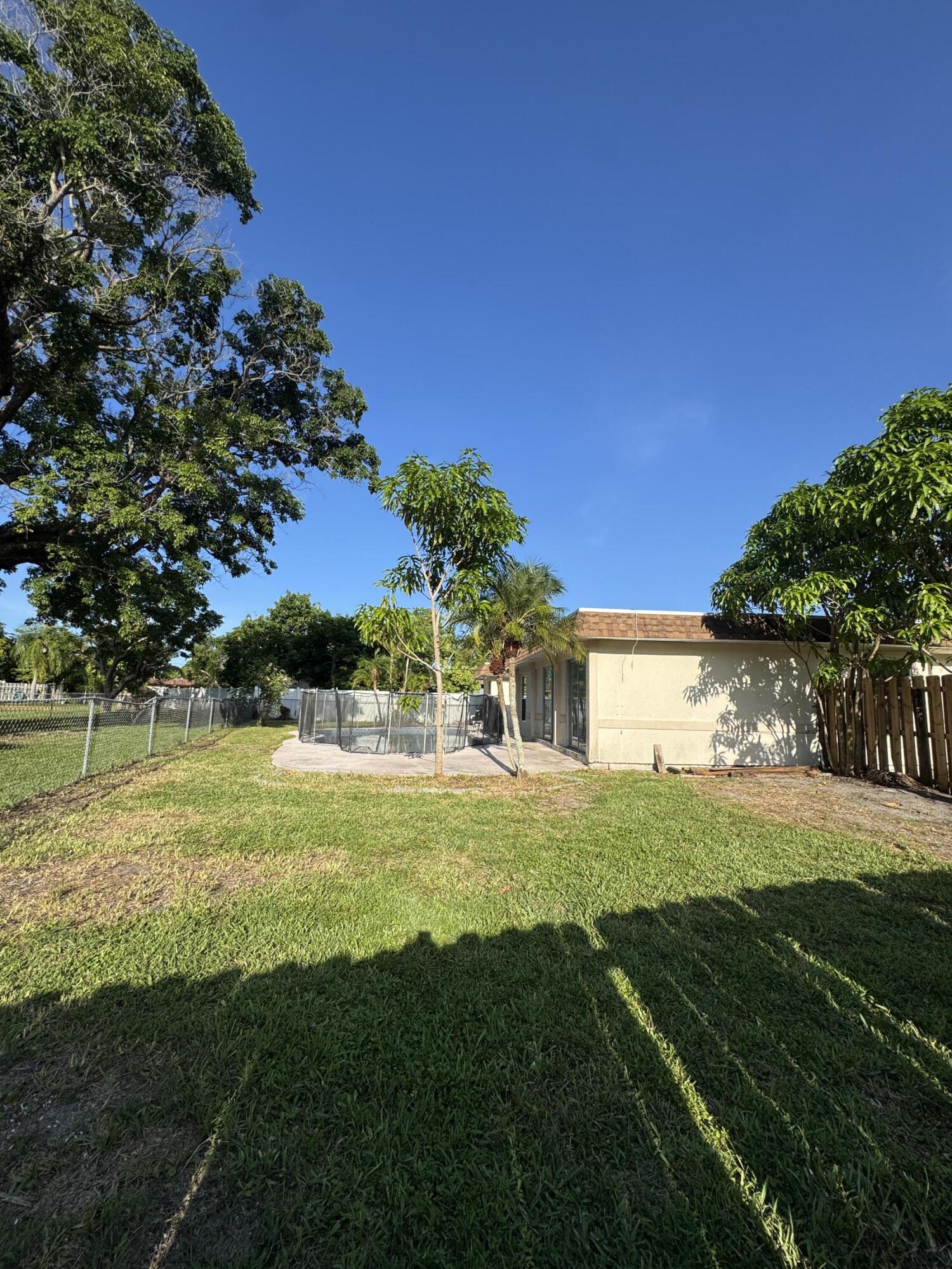 7816 NW 70th, Tamarac FL 33321