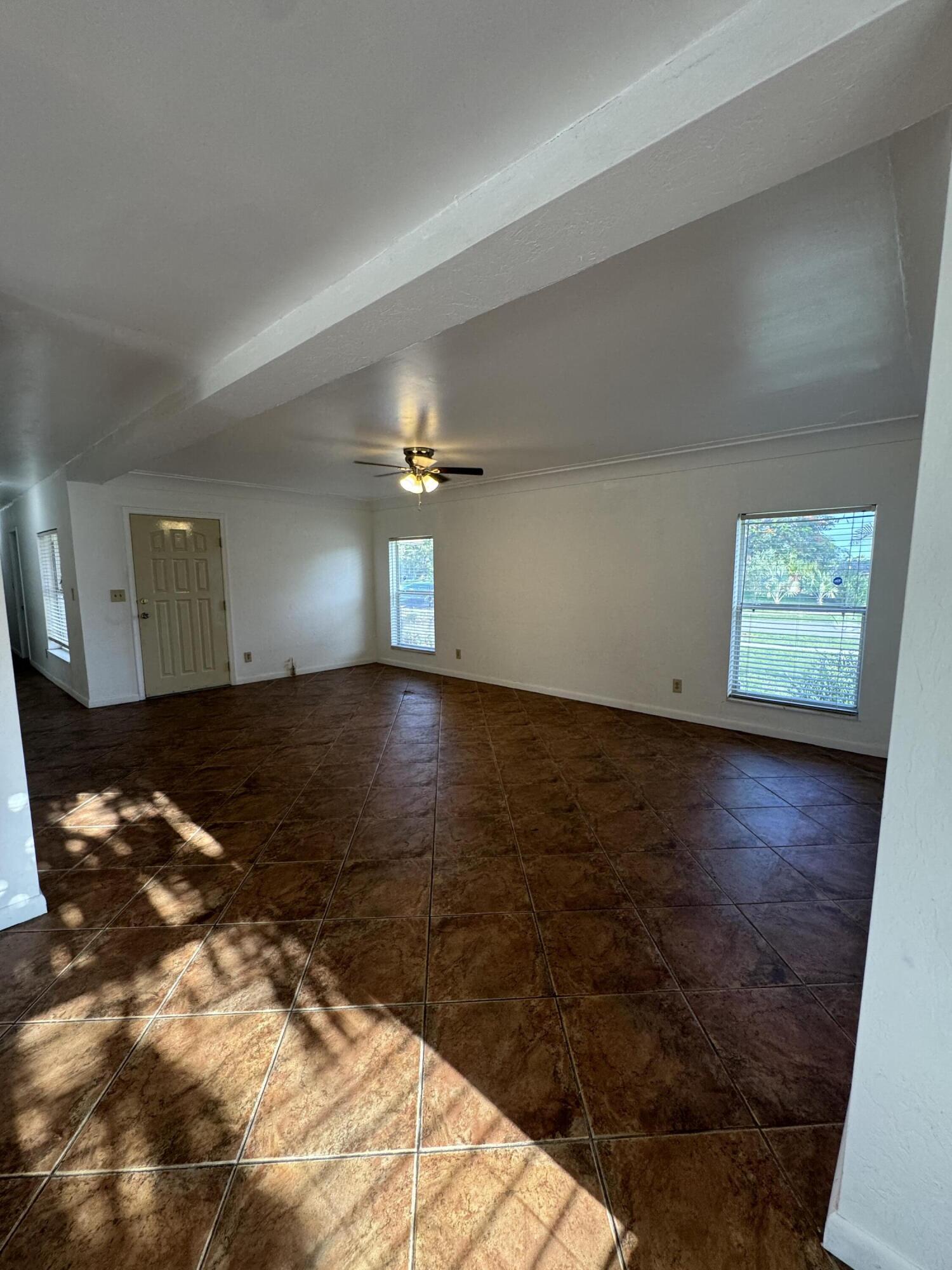 7816 NW 70th, Tamarac FL 33321