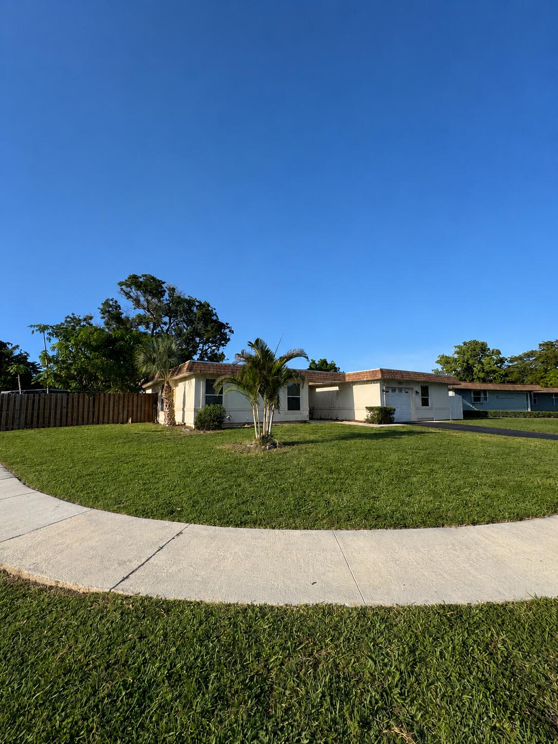 7816 NW 70th, Tamarac FL 33321