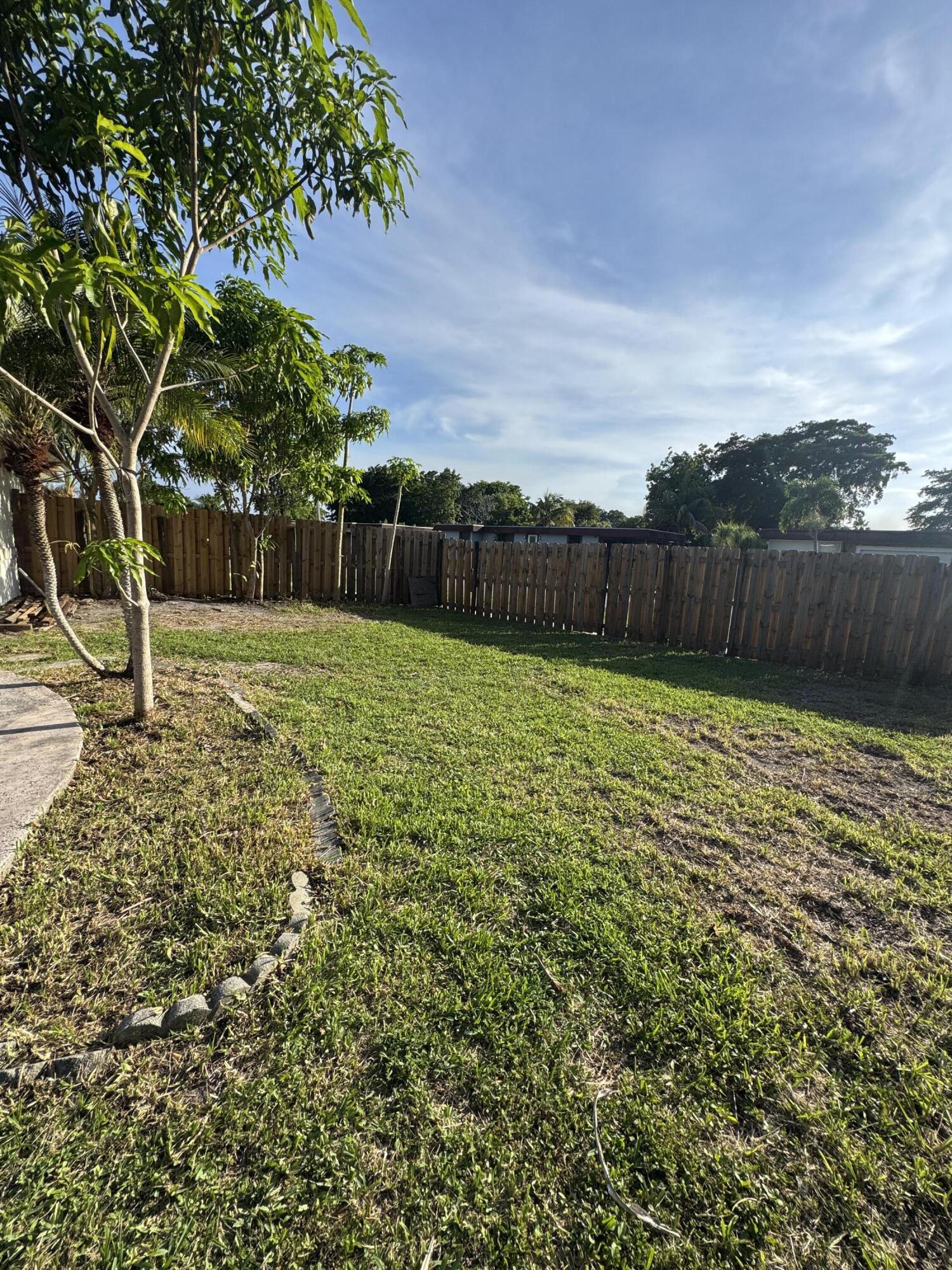 7816 NW 70th, Tamarac FL 33321