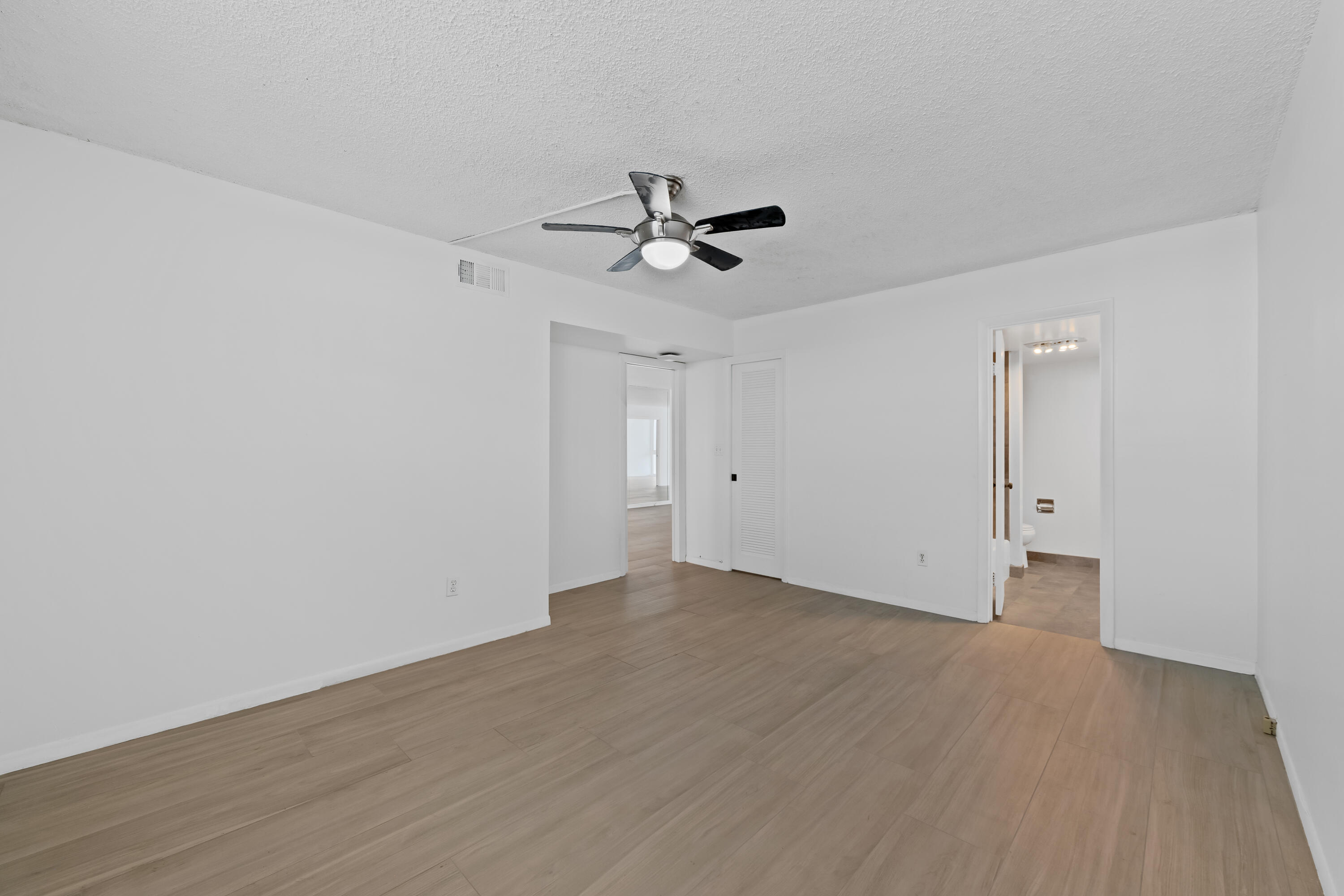 3100 NE 49th #1109, Fort Lauderdale FL 33308