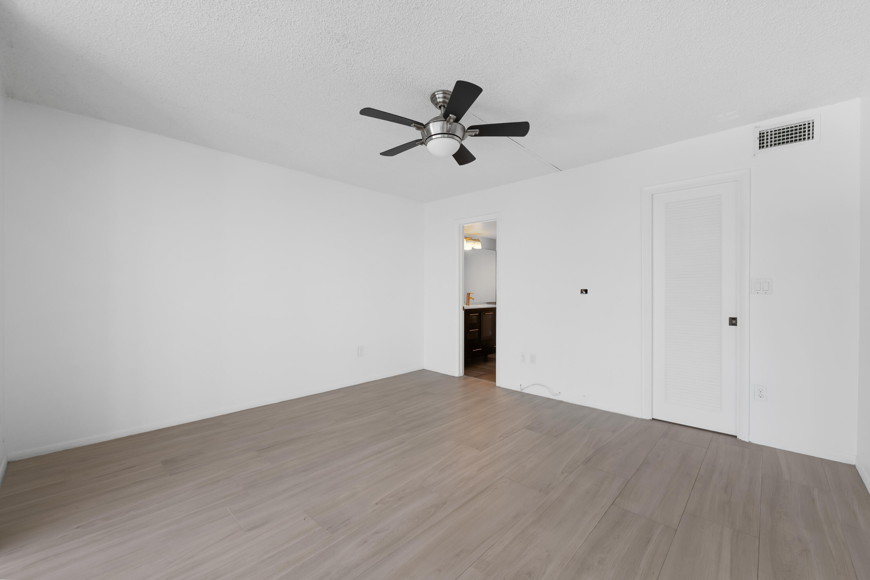 3100 NE 49th #1109, Fort Lauderdale FL 33308