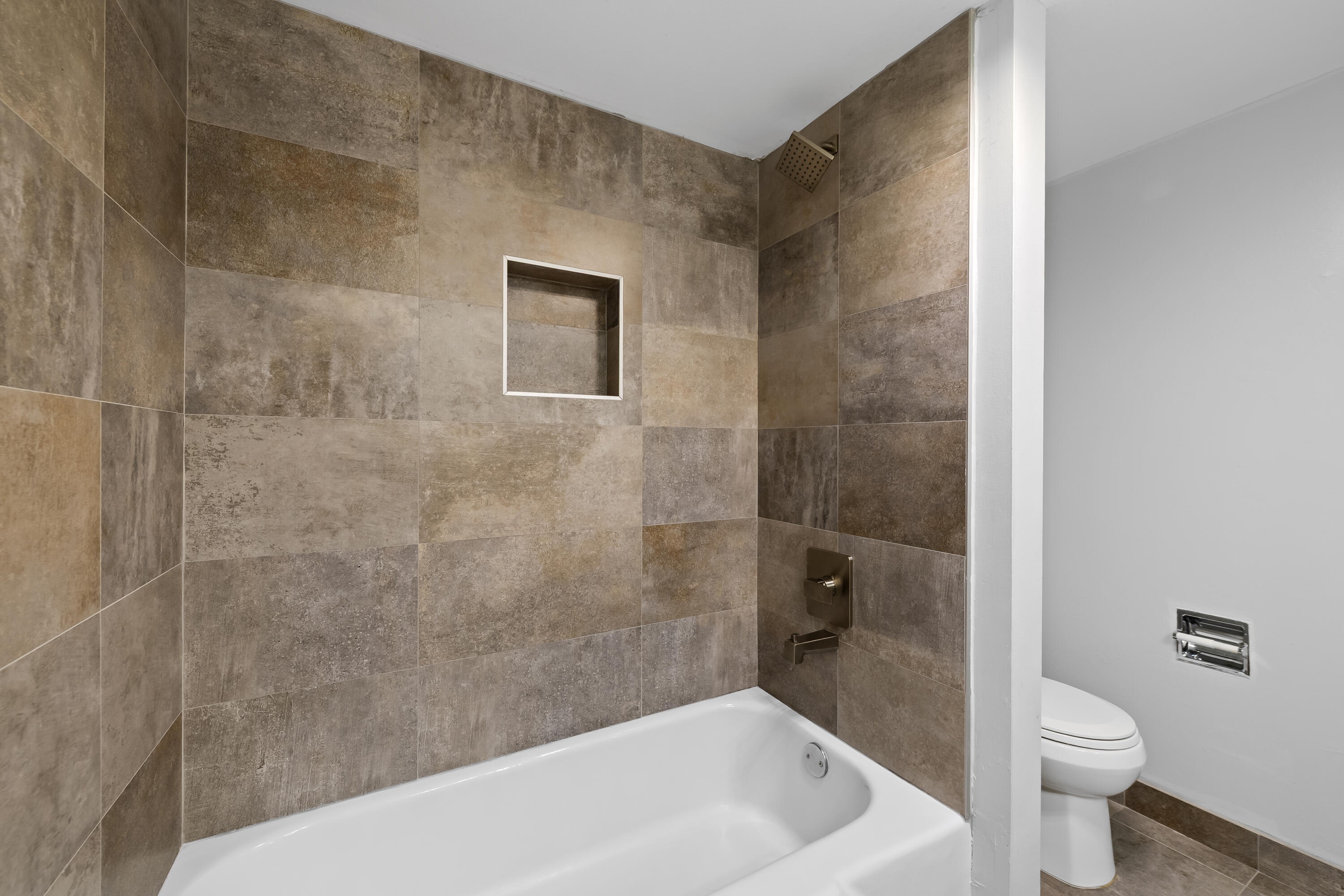 3100 NE 49th #1109, Fort Lauderdale FL 33308