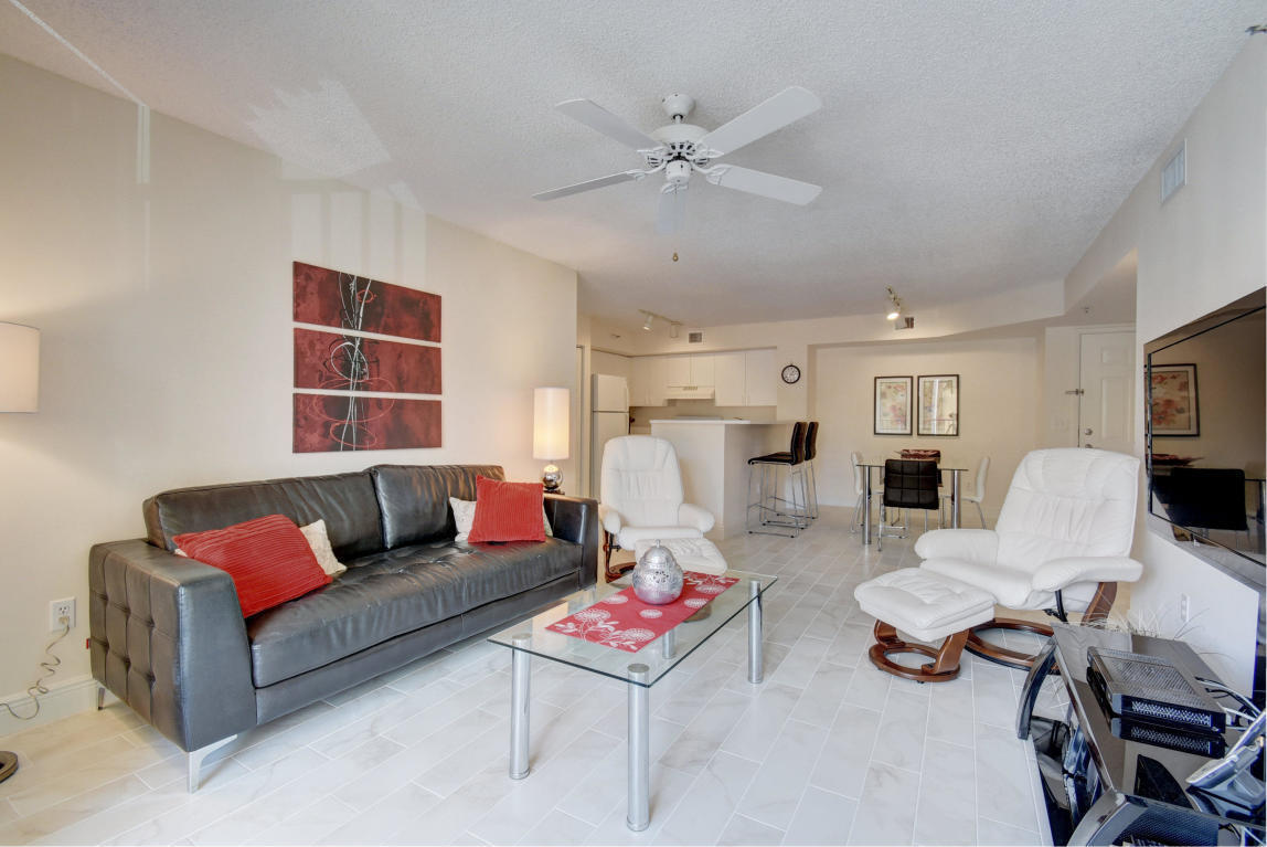 135 Yacht Club #207, Hypoluxo FL 33462