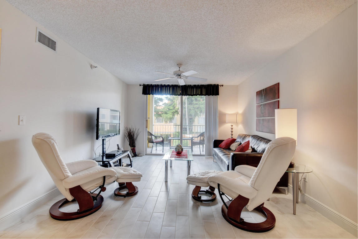 135 Yacht Club #207, Hypoluxo FL 33462