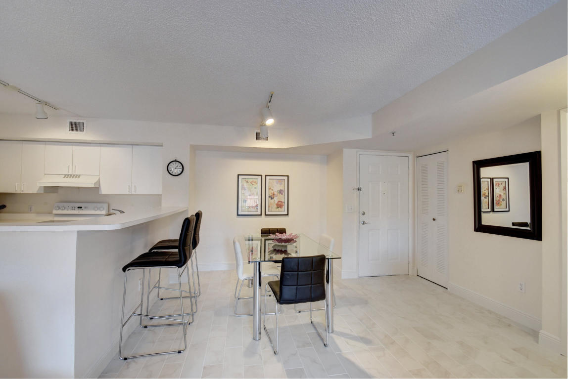 135 Yacht Club #207, Hypoluxo FL 33462