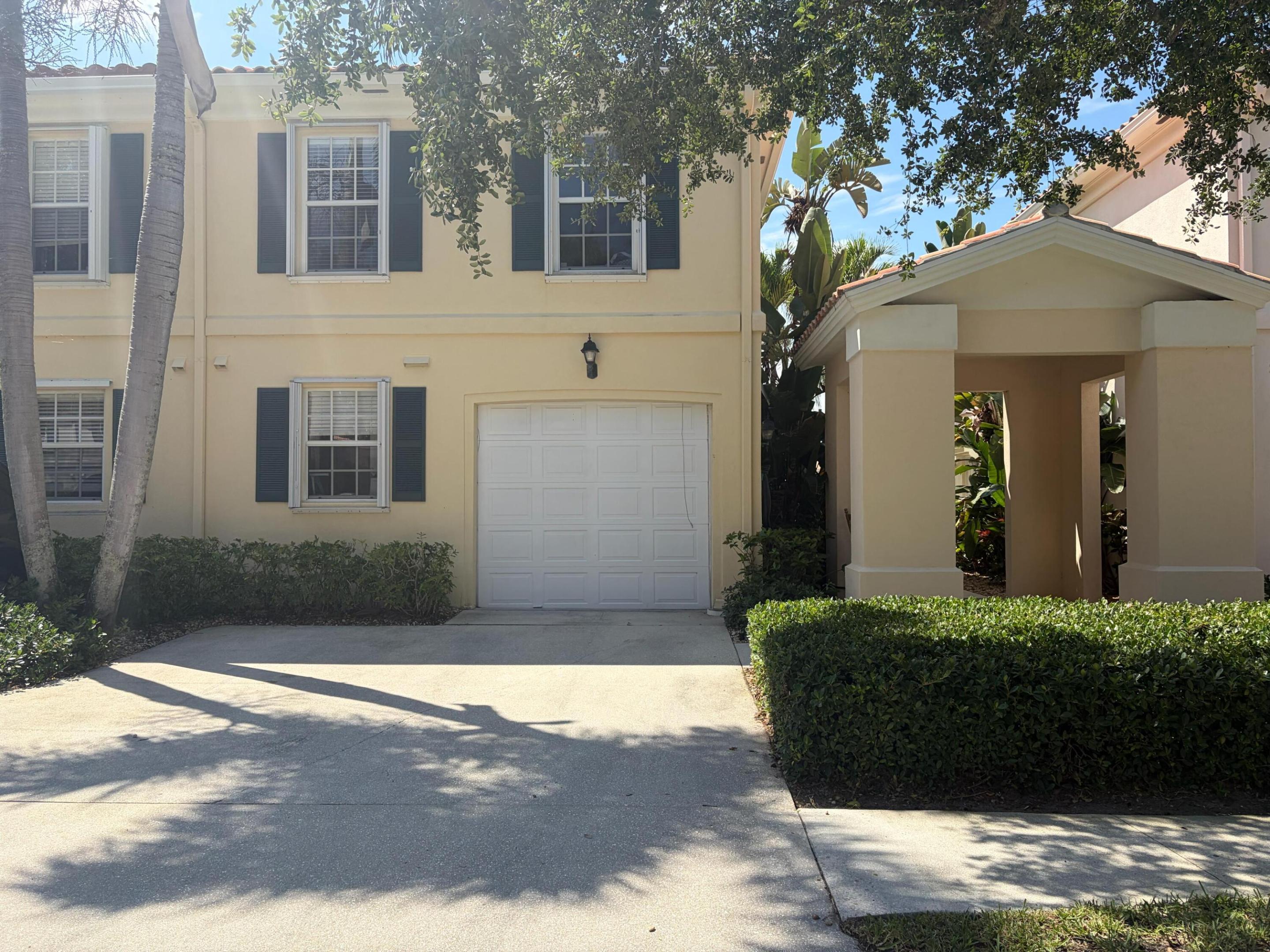2136 Tigris, West Palm Beach FL 33411