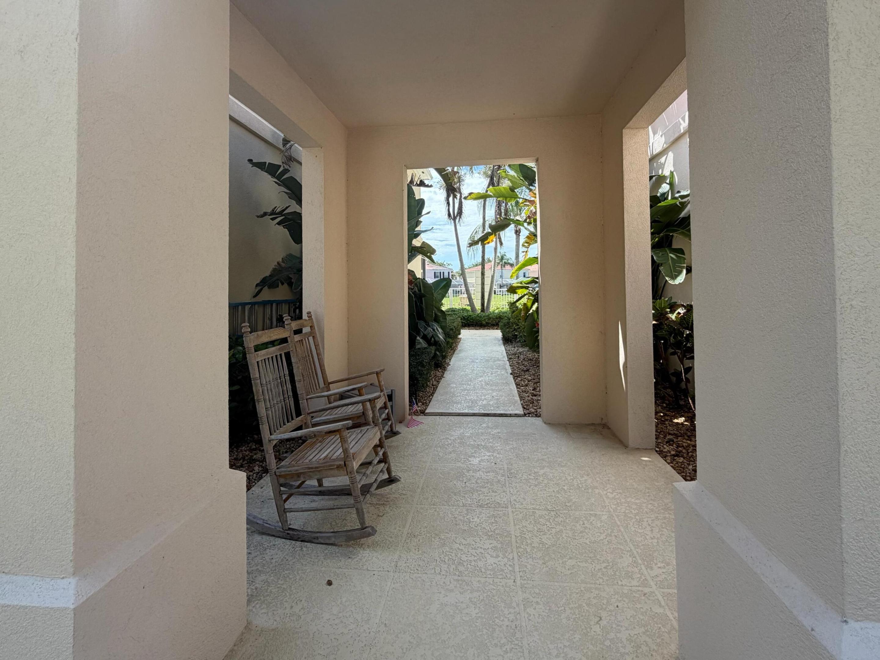 2136 Tigris, West Palm Beach FL 33411