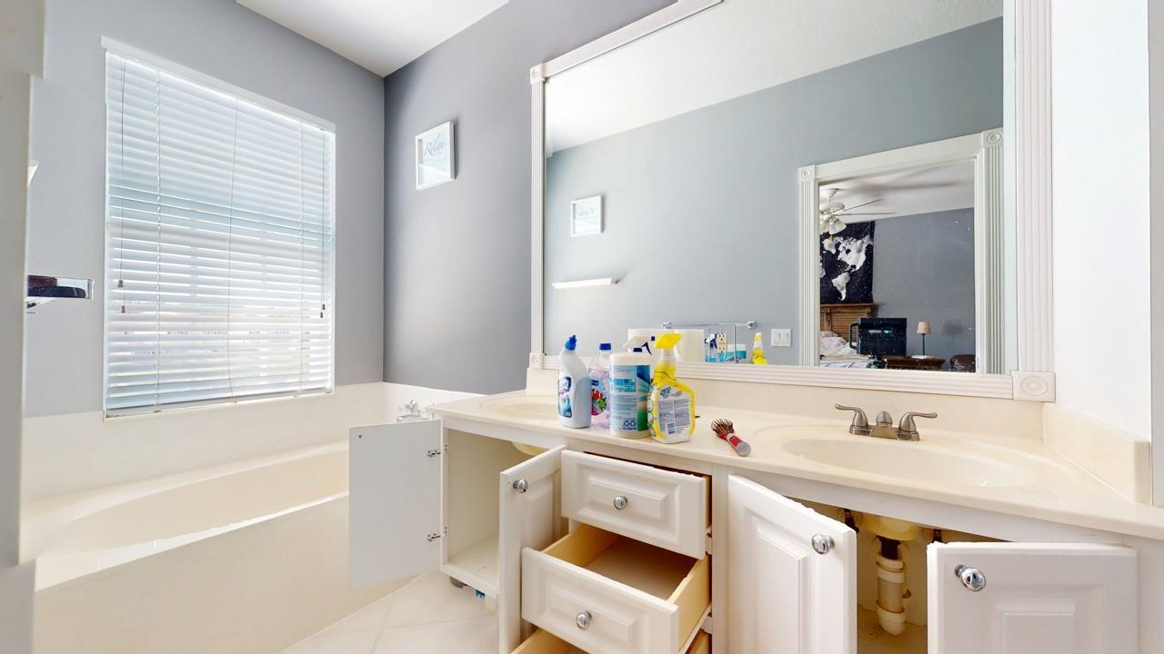 2136 Tigris, West Palm Beach FL 33411