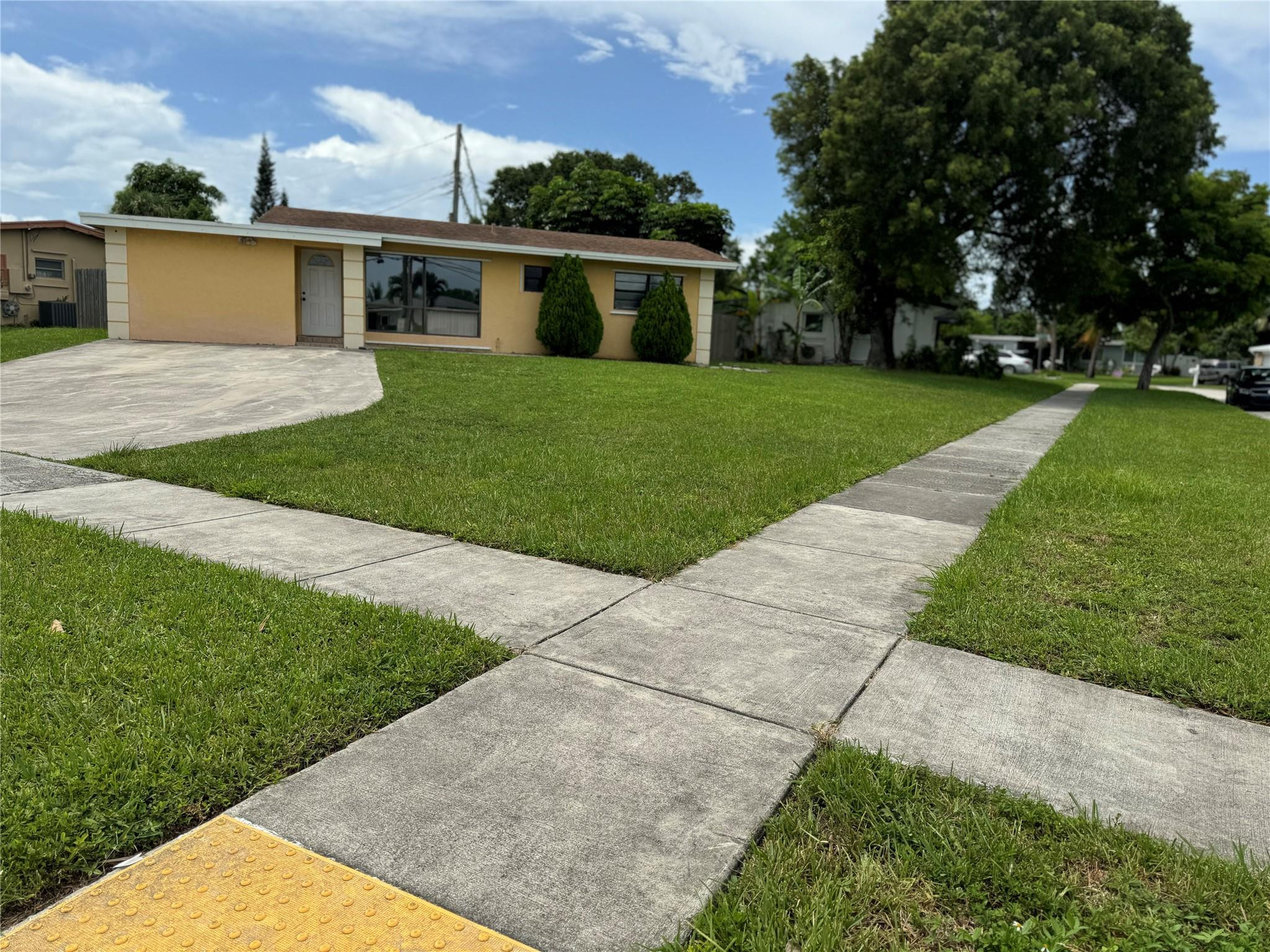 6101 NW 18th, Margate FL 33063