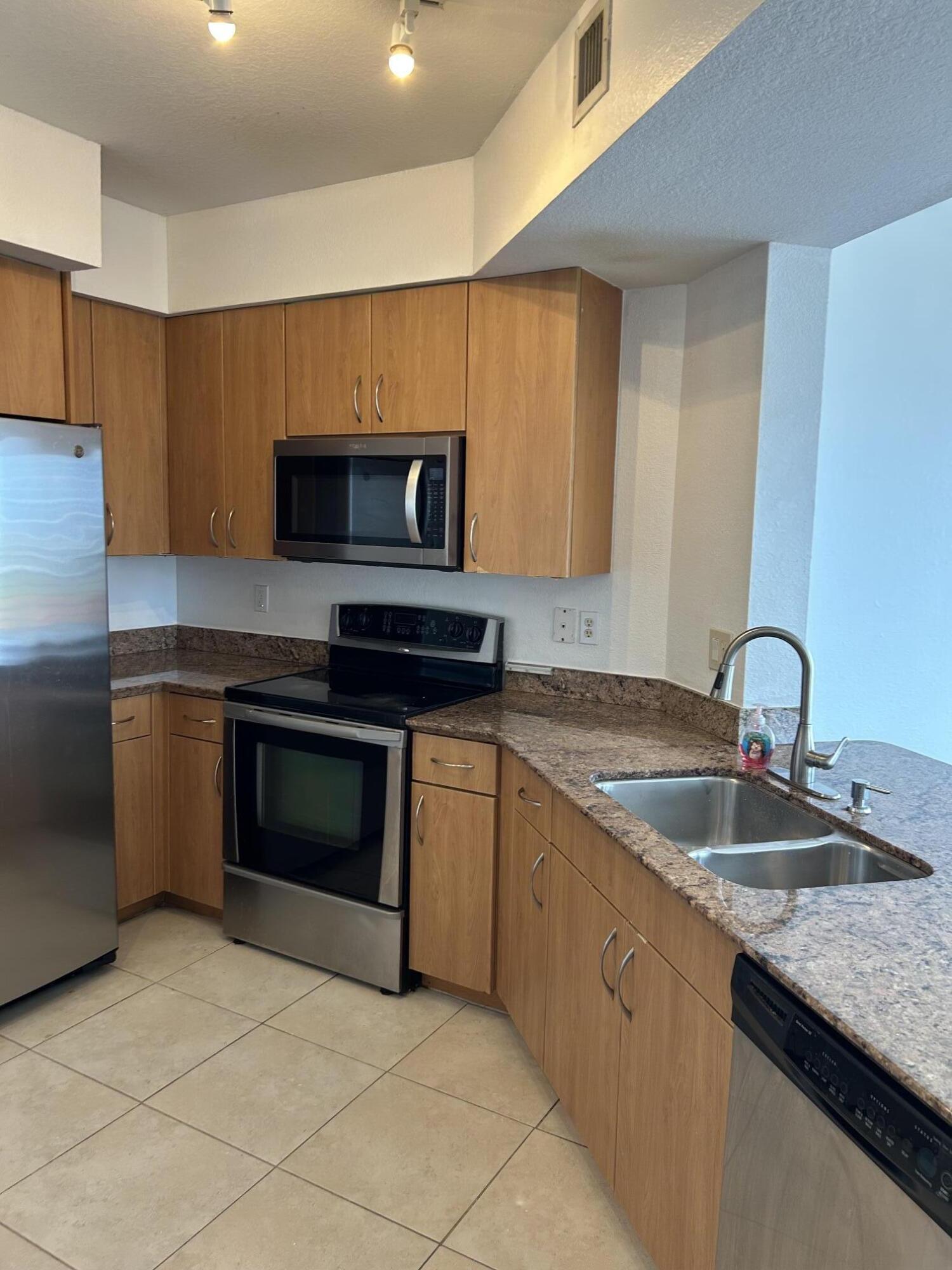 1830 Radius #514, Hollywood FL 33020