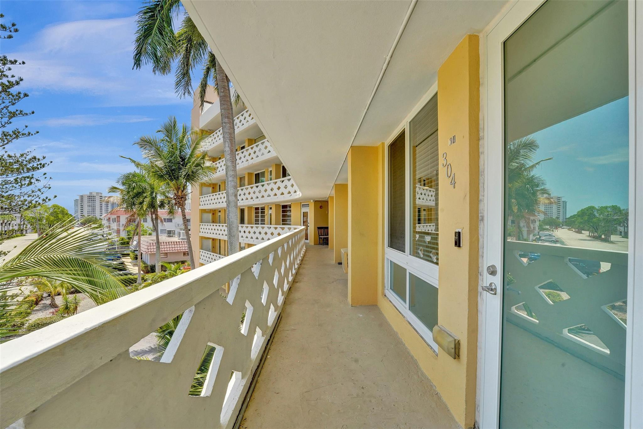2400 NE 9th #304, Fort Lauderdale FL 33304