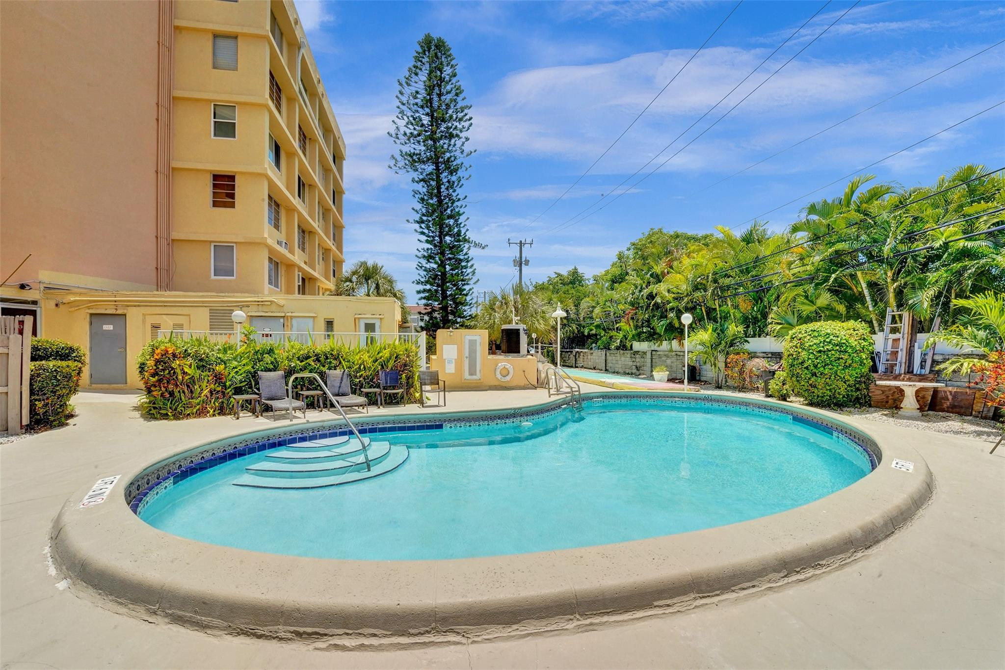 2400 NE 9th #304, Fort Lauderdale FL 33304