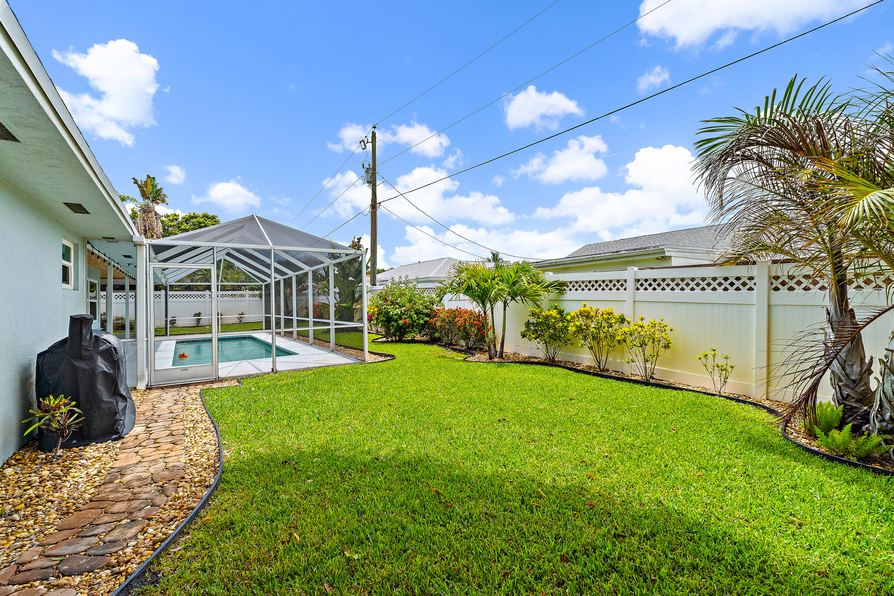 76 Wingo, Tequesta FL 33469