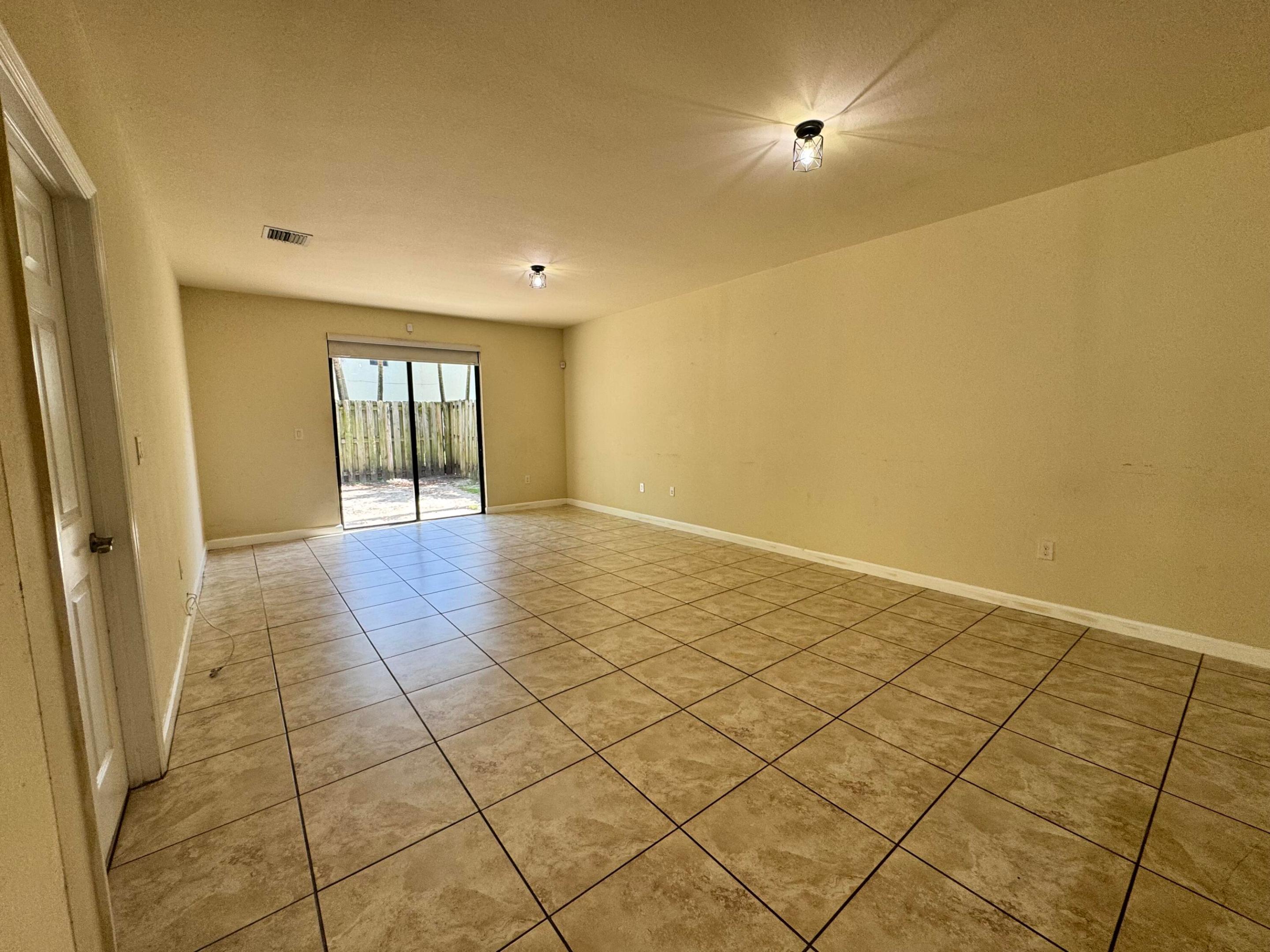 9136 SW 227th #9136, Cutler Bay FL 33190